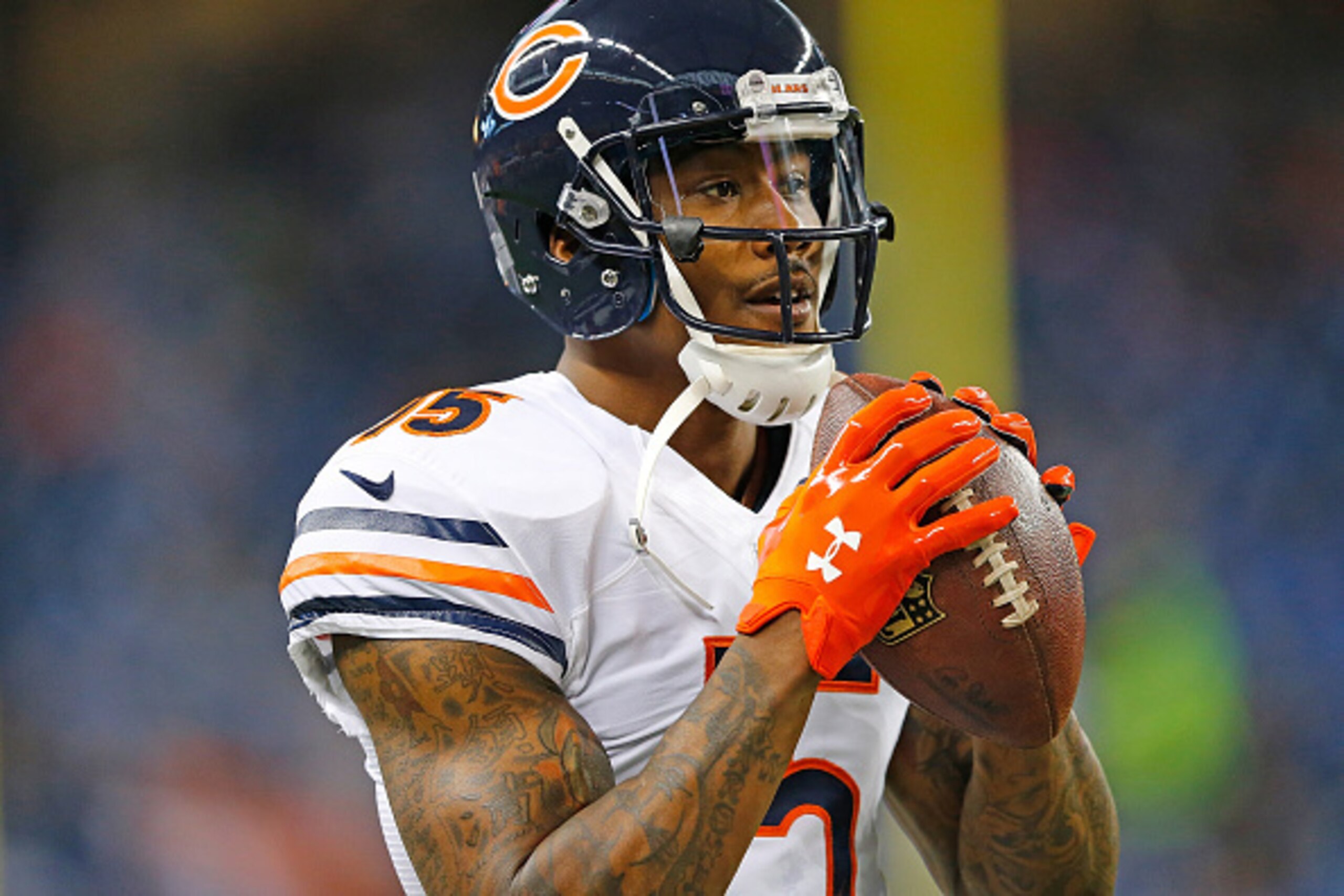 DETROIT, MI - NOVEMBER 27: Brandon Marshall #15 of the Chicago Bears warms up prior to the start of the game against the Detroit Lions at Ford Field on November 27 , 2014 in Detroit, Michigan. (Photo by Leon Halip/Getty Images)