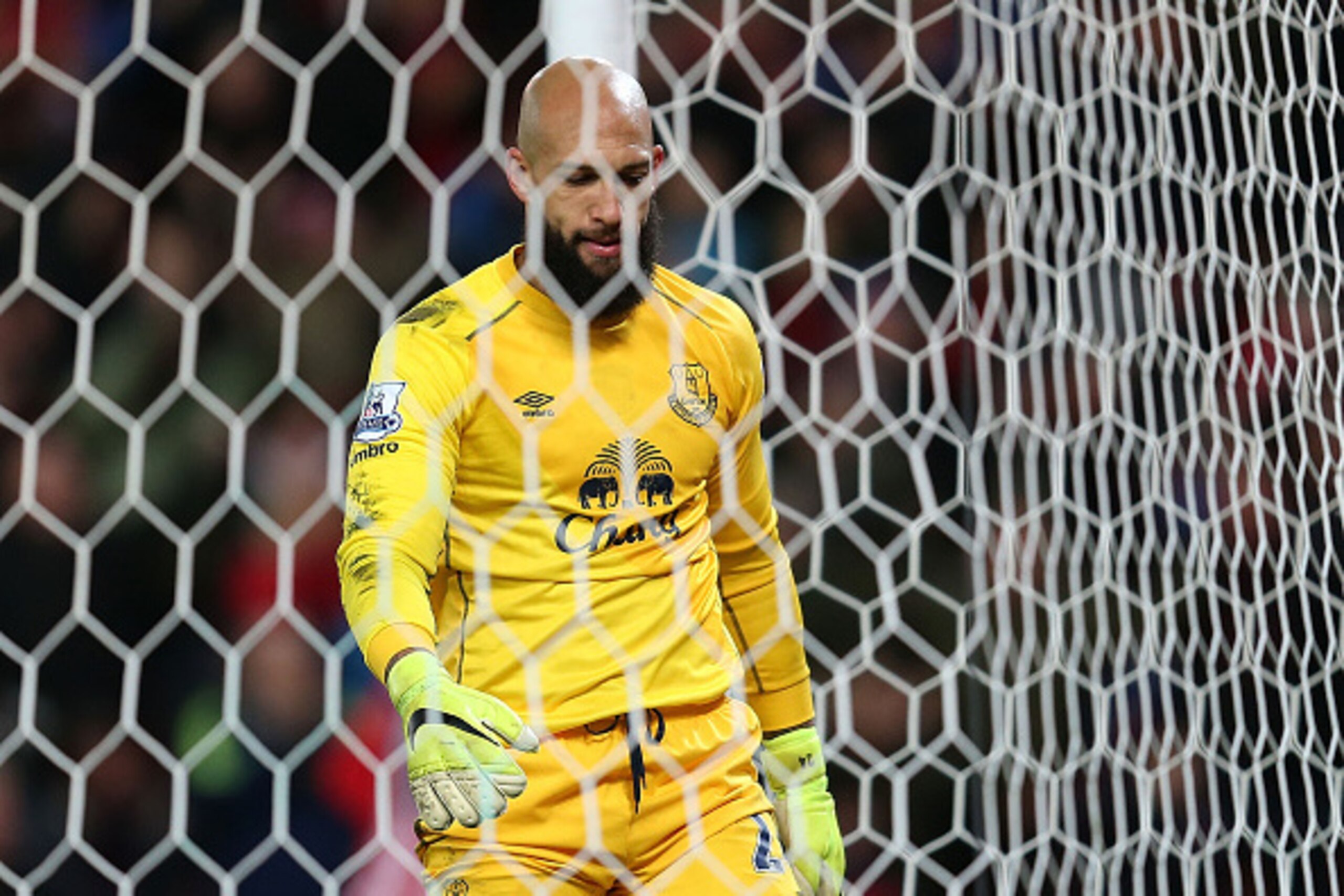 STOKE ON TRENT, ENGLAND - MARCH 04:  Tim Howard of Everton looks dejected after conceding the first goal during the Barclays Premier League match between Stoke City and Everton at Britannia Stadium on March 4, 2015 in Stoke on Trent, England.  (Photo by C