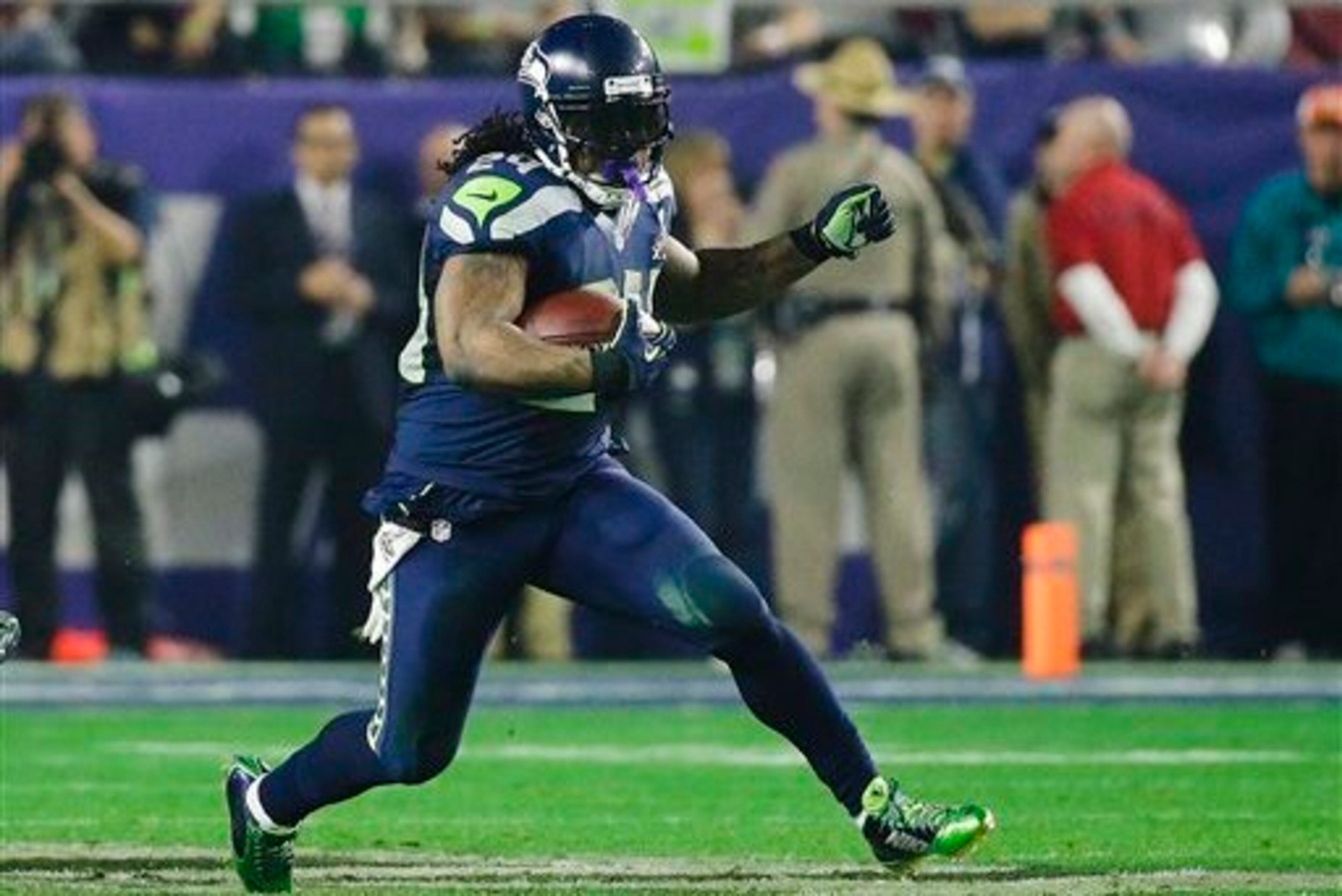 Does Marshawn Lynch's Contract Justify Adrian Peterson's? Does Marshawn Lynch's Contract Justify Adrian Peterson's?