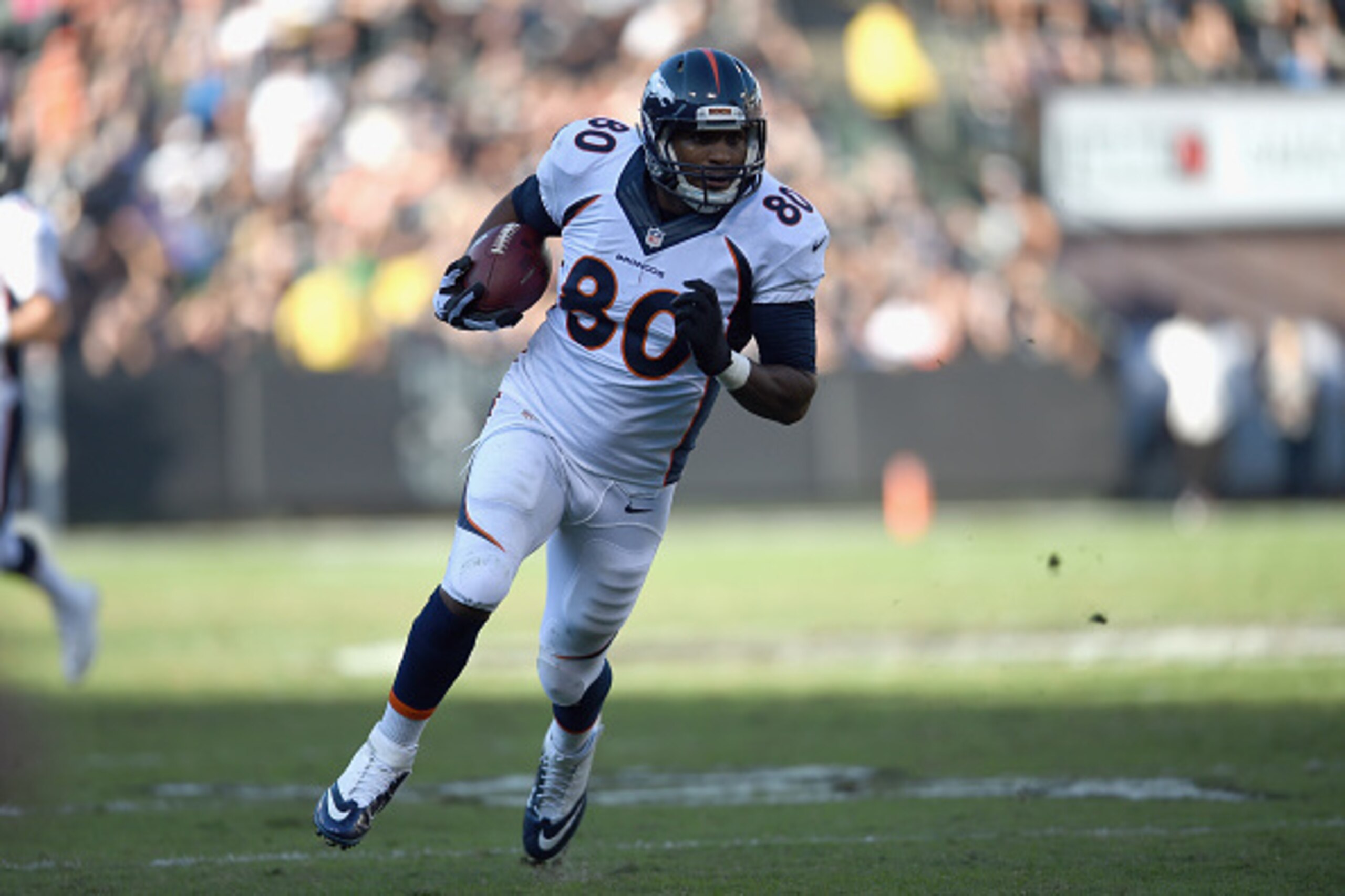 OAKLAND, CA - NOVEMBER 09:  Julius Thomas #80 of the Denver Broncos gains wide open against the Oakland Raiders in the third quarter at O.co Coliseum on November 9, 2014 in Oakland, California.  (Photo by Thearon W. Henderson/Getty Images)