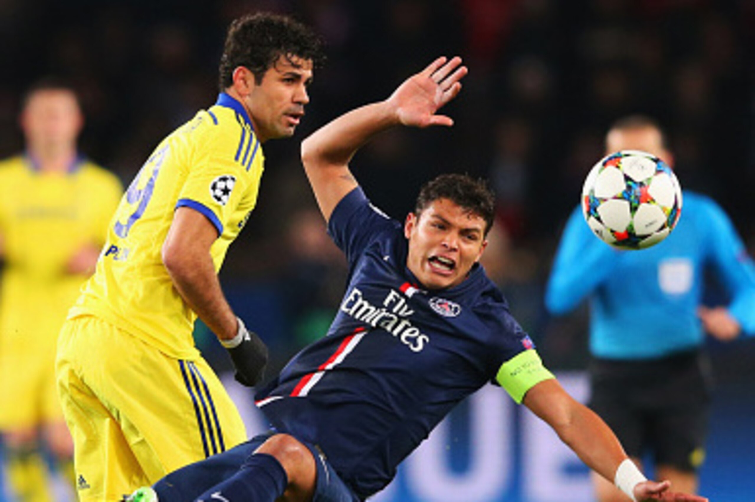 PARIS, FRANCE - FEBRUARY 17:  Thiago Silva of Paris Saint-Germain is challenged by Diego Costa of Chelsea during the UEFA Champions League Round of 16 match between Paris Saint-Germain and Chelsea at Parc des Princes on February 17, 2015 in Paris, France.