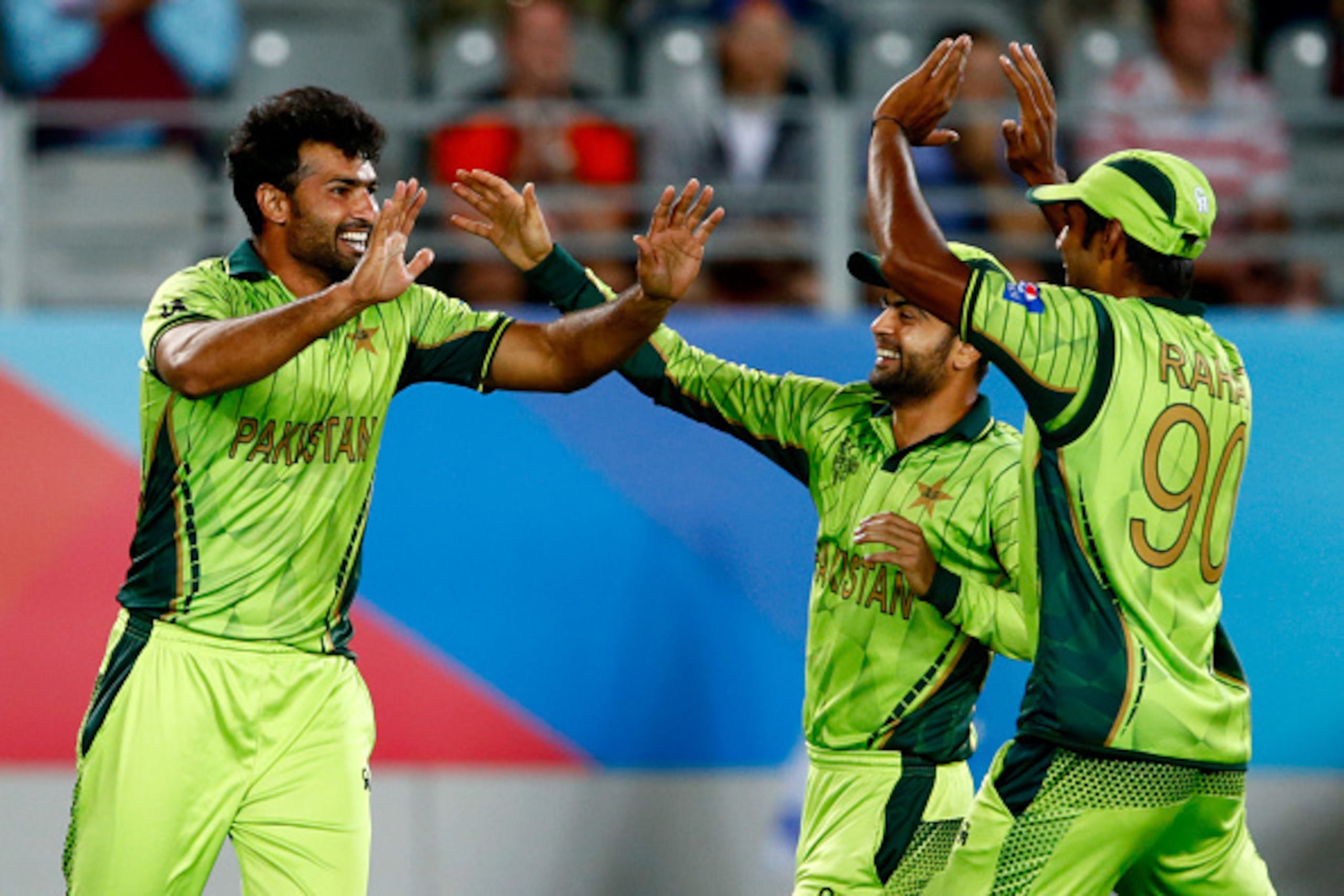 AUCKLAND, NEW ZEALAND - MARCH 07: Sohail Khan of Pakistan (L) celebrates after taking the wicket of AB de Villiers of South Africa during the 2015 ICC Cricket World Cup match between South Africa and Pakistan at Eden Park on March 7, 2015 in Auckland, Ne AUCKLAND, NEW ZEALAND - MARCH 07: Sohail Khan of Pakistan (L) celebrates after taking the wicket of AB de Villiers of South Africa during the 2015 ICC Cricket World Cup match between South Africa and Pakistan at Eden Park on March 7, 2015 in Auckland, Ne