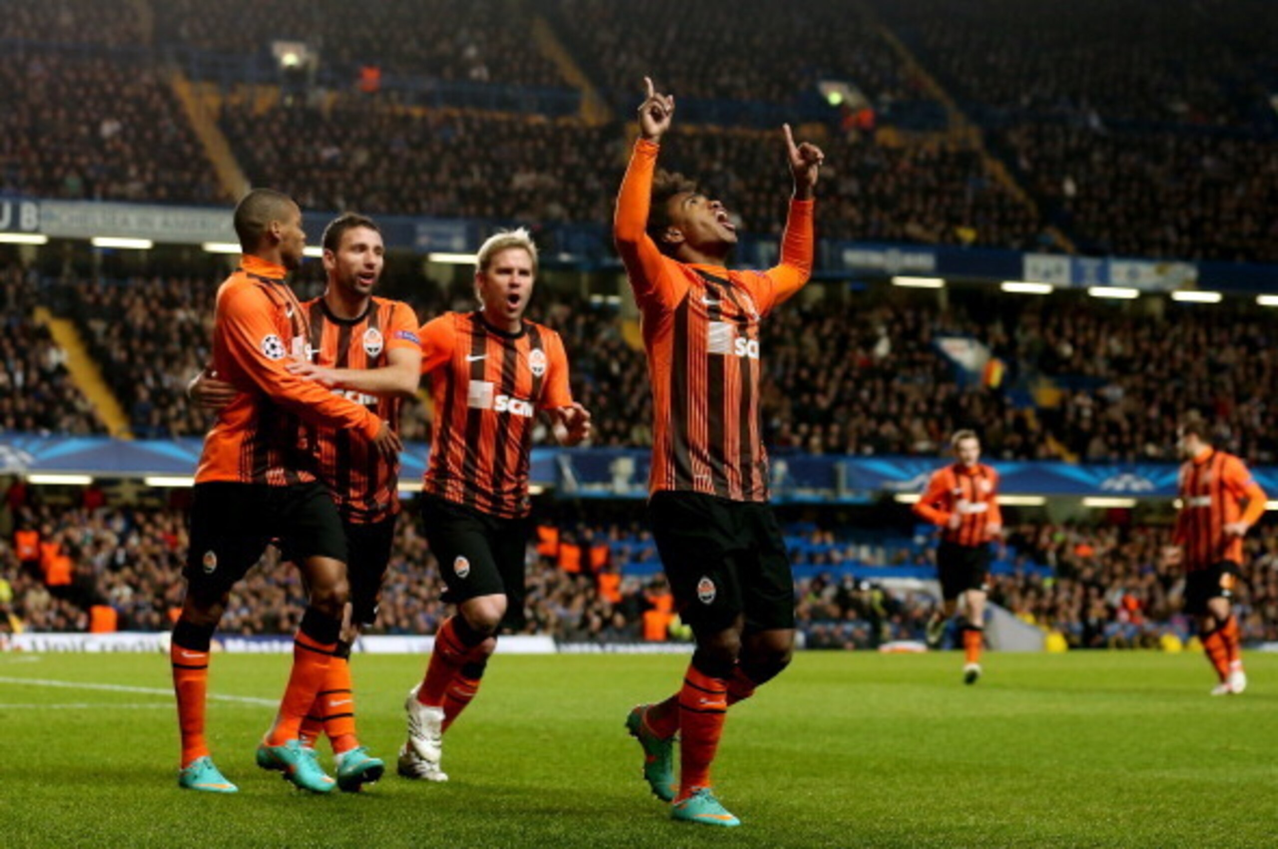 LONDON, ENGLAND - NOVEMBER 07:  Willian of Shakhtar Donetsk celebrates after scoring their first goal during the Champions League match between Chelsea and Shakhtar Donetsk at Stamford Bridge on November 7, 2012 in London, England.  (Photo by Scott Heavey