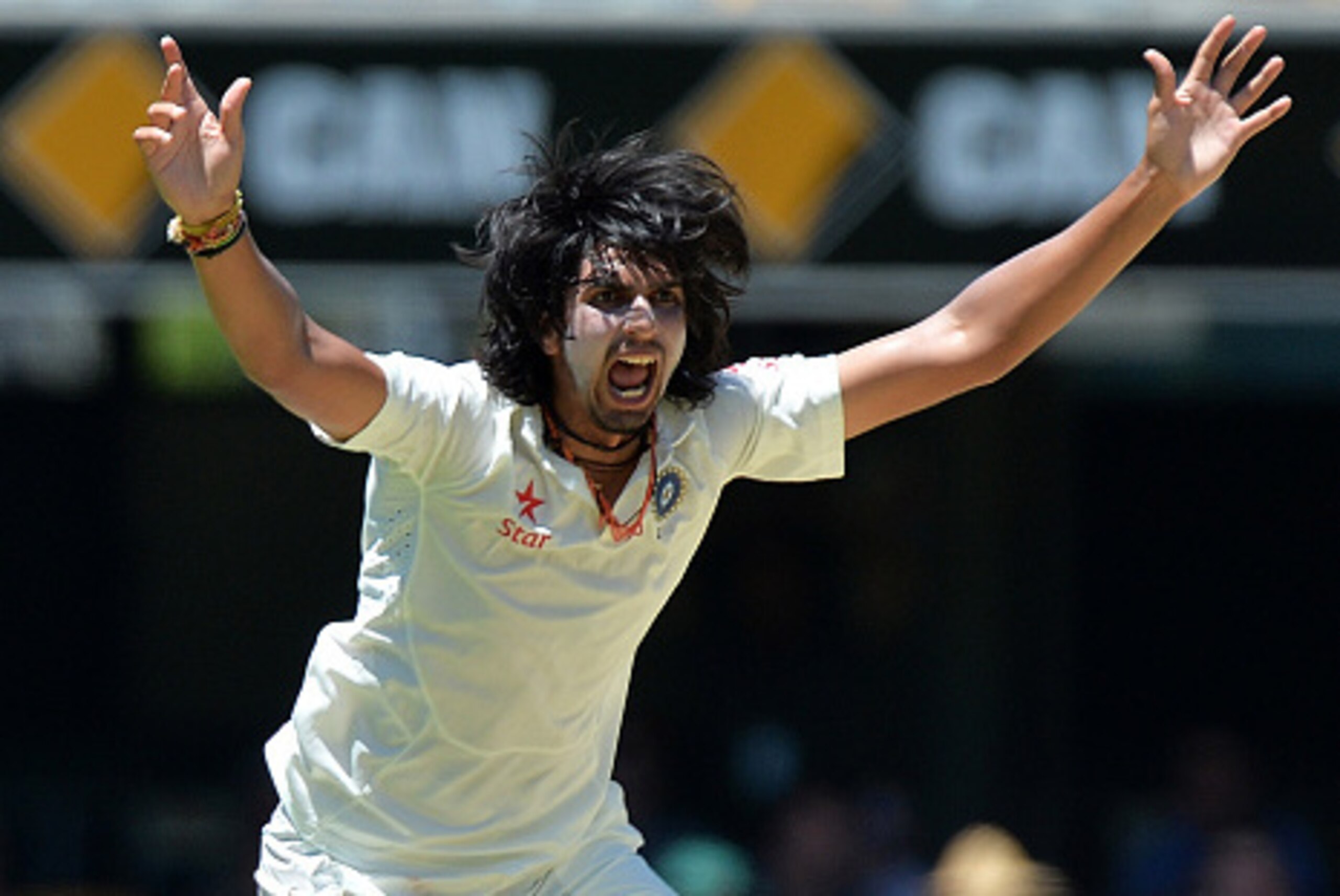 BRISBANE, AUSTRALIA - DECEMBER 19: Ishant Sharma of India appeals to the umpire during day three of the 2nd Test match between Australia and India at The Gabba on December 19, 2014 in Brisbane, Australia.  (Photo by Bradley Kanaris/Getty Images)