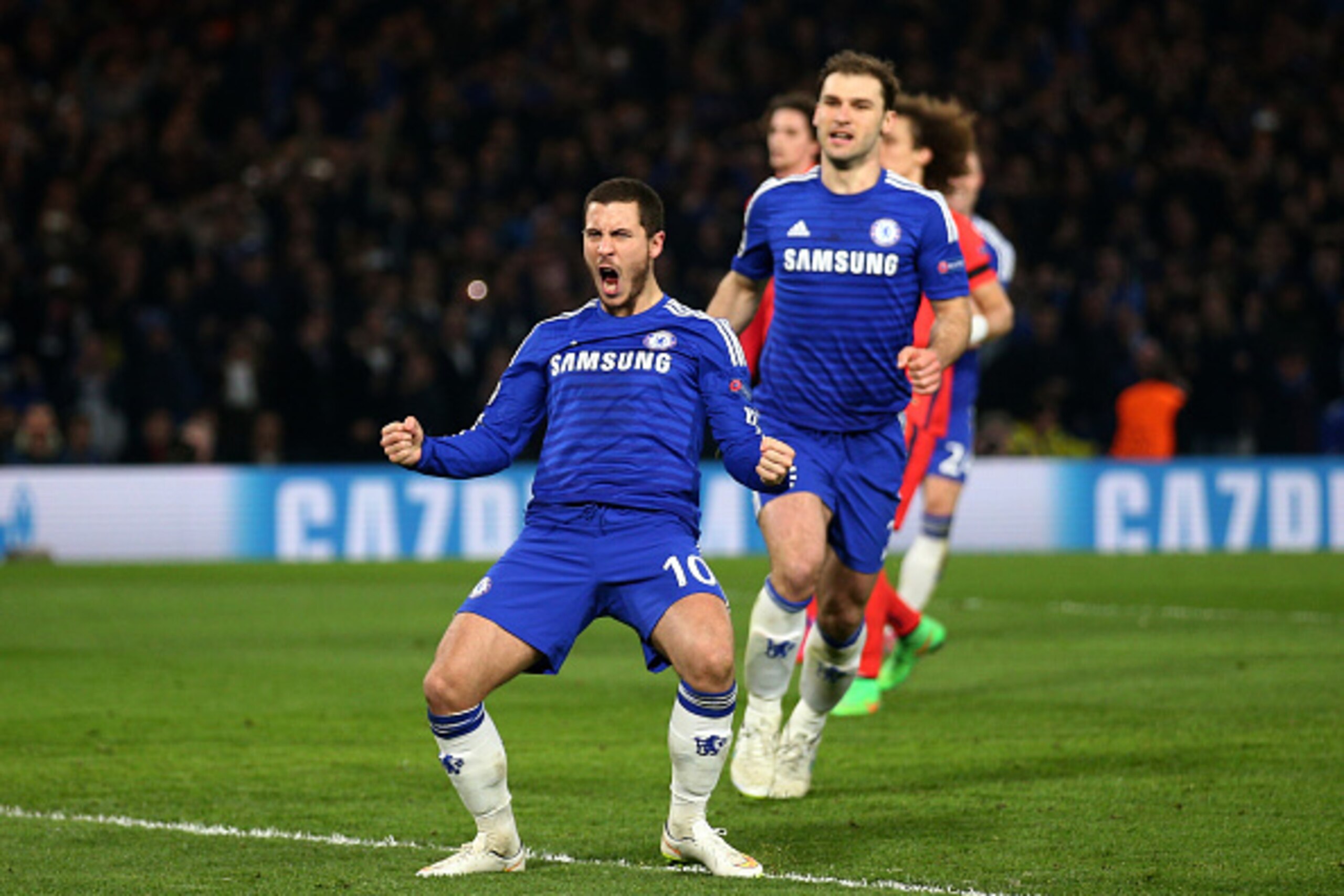LONDON, ENGLAND - MARCH 11:  Eden Hazard of Chelsea celebrates after scoring his team's second goal from the penalty spotduring the UEFA Champions League Round of 16, second leg match between Chelsea and Paris Saint-Germain at Stamford Bridge on March 11,