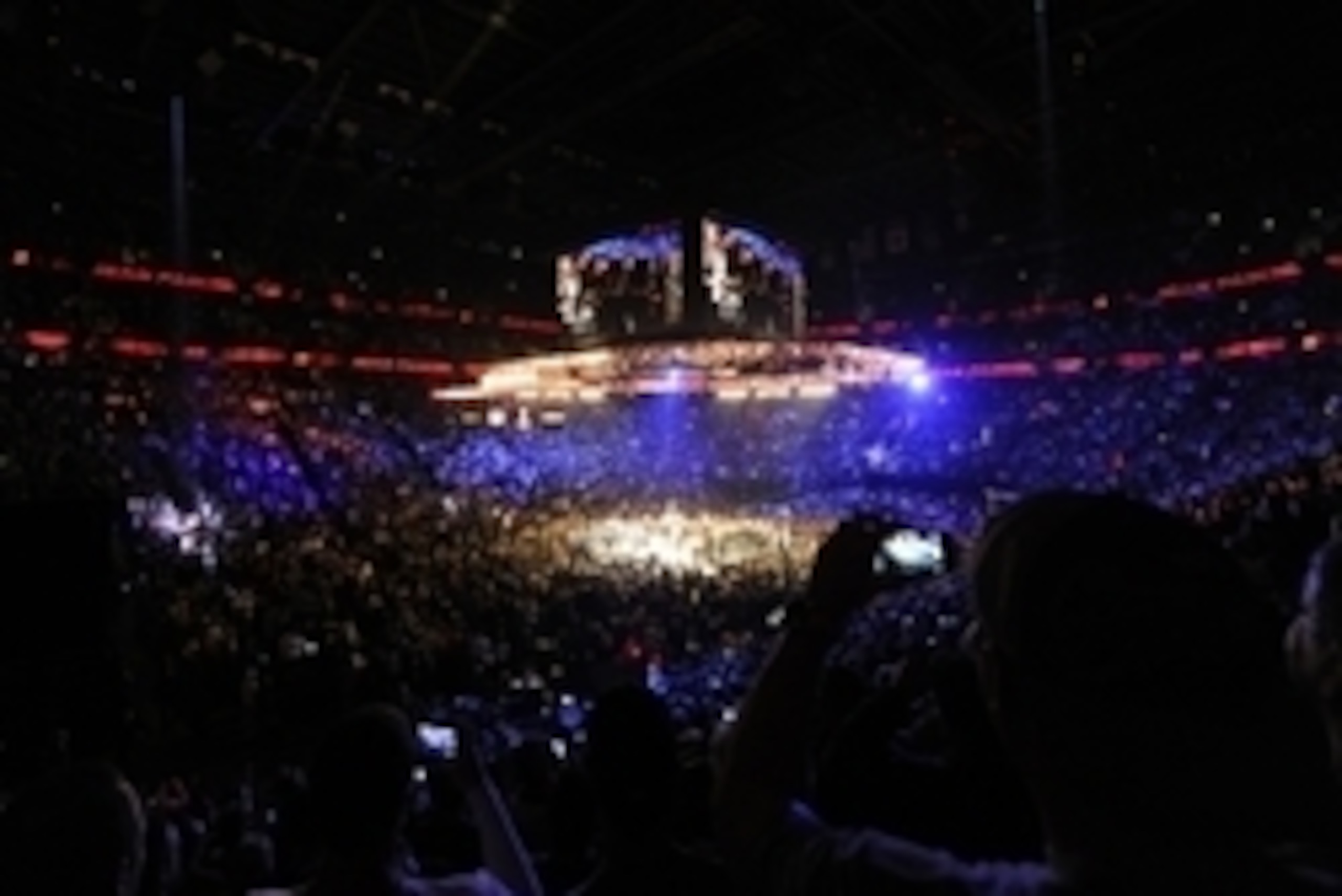 Jan 18, 2014; Montreal, Quebec, Canada; General view of the Jean Pascal and Lucian Bute NABF light heavyweight title bout at  the Bell Centre. Mandatory Credit: Eric Bolte-USA TODAY Sports