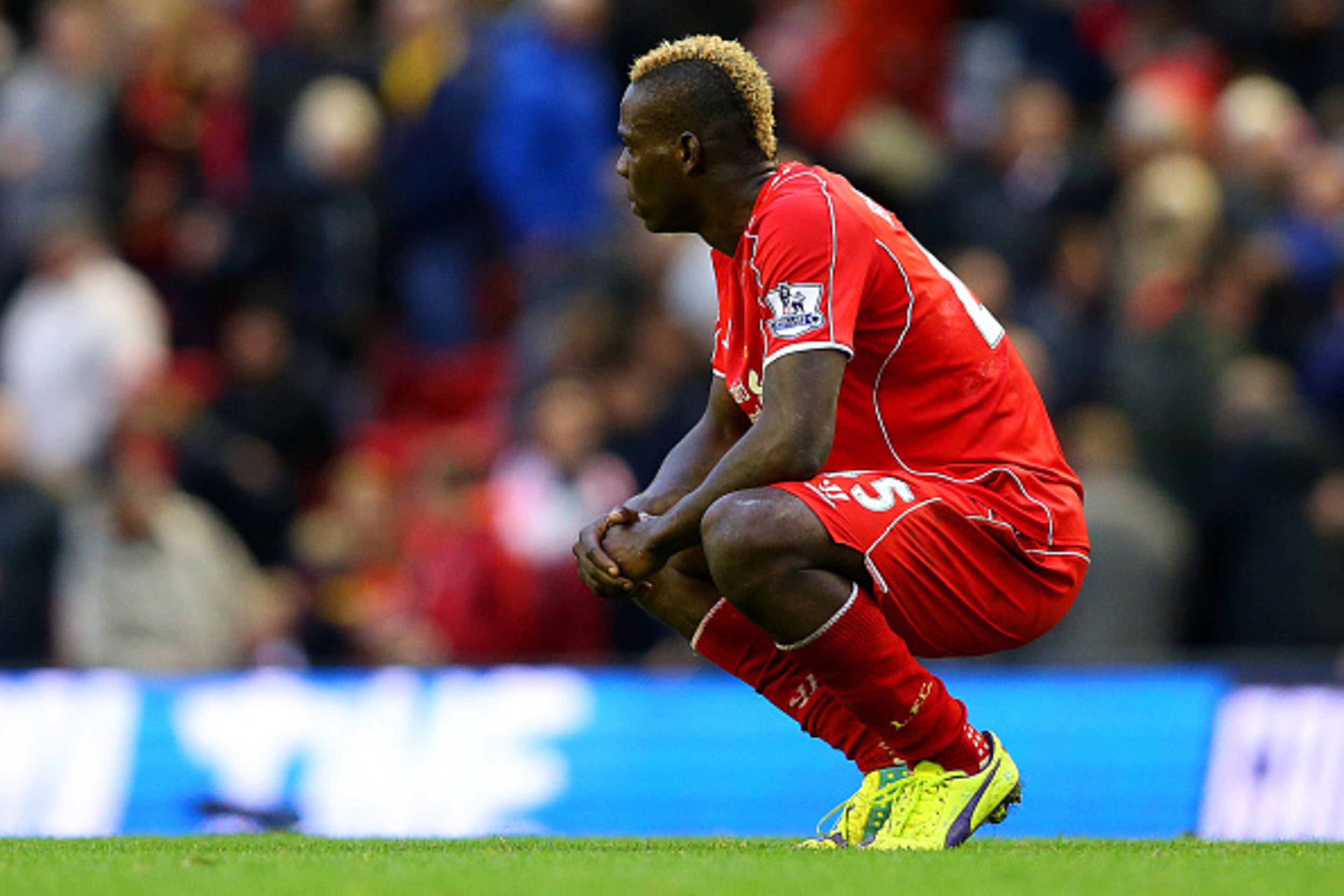 LIVERPOOL, ENGLAND - OCTOBER 25:  Mario Balotelli of Liverpool shows his frustration during the Barclays Premier League match between Liverpool and Hull City at Anfield on October 25, 2014 in Liverpool, England.  (Photo by Alex Livesey/Getty Images)