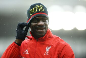 SOUTHAMPTON, ENGLAND - FEBRUARY 22:  Mario Balotelli of Liverpool warms up prior to kickoff during the Barclays Premier League match between Southampton and Liverpool at St Mary's Stadium on February 22, 2015 in Southampton, England.  (Photo by Richard He