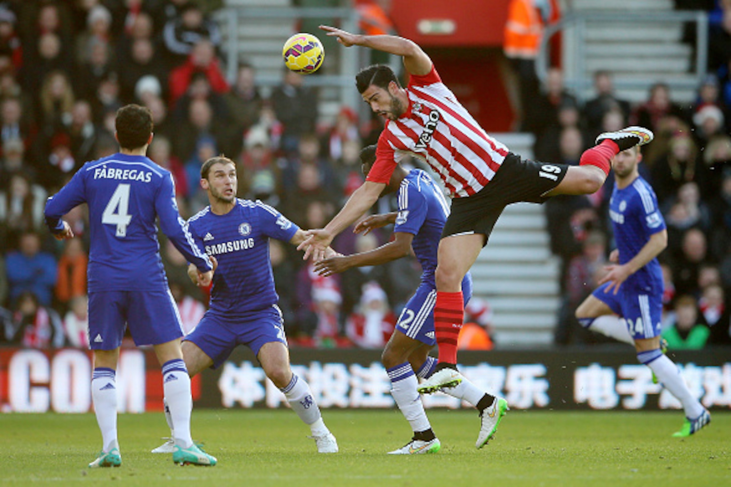 SOUTHAMPTON, ENGLAND - DECEMBER 28:  Graziano Pelle of Southampton during the Premier League match between Southampton and Chelsea at St Mary's Stadium on December 28, 2014 in Southampton, England.  (Photo by Scott Heavey/Getty Images)
