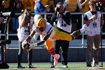 TUCSON, AZ - NOVEMBER 28:  Wide receiver Jaelen Strong #21 of the Arizona State Sun Devils dives short of the endzone after a reception in the first quarter during the Territorial Cup college football game against the Arizona Wildcats at Arizona Stadium o