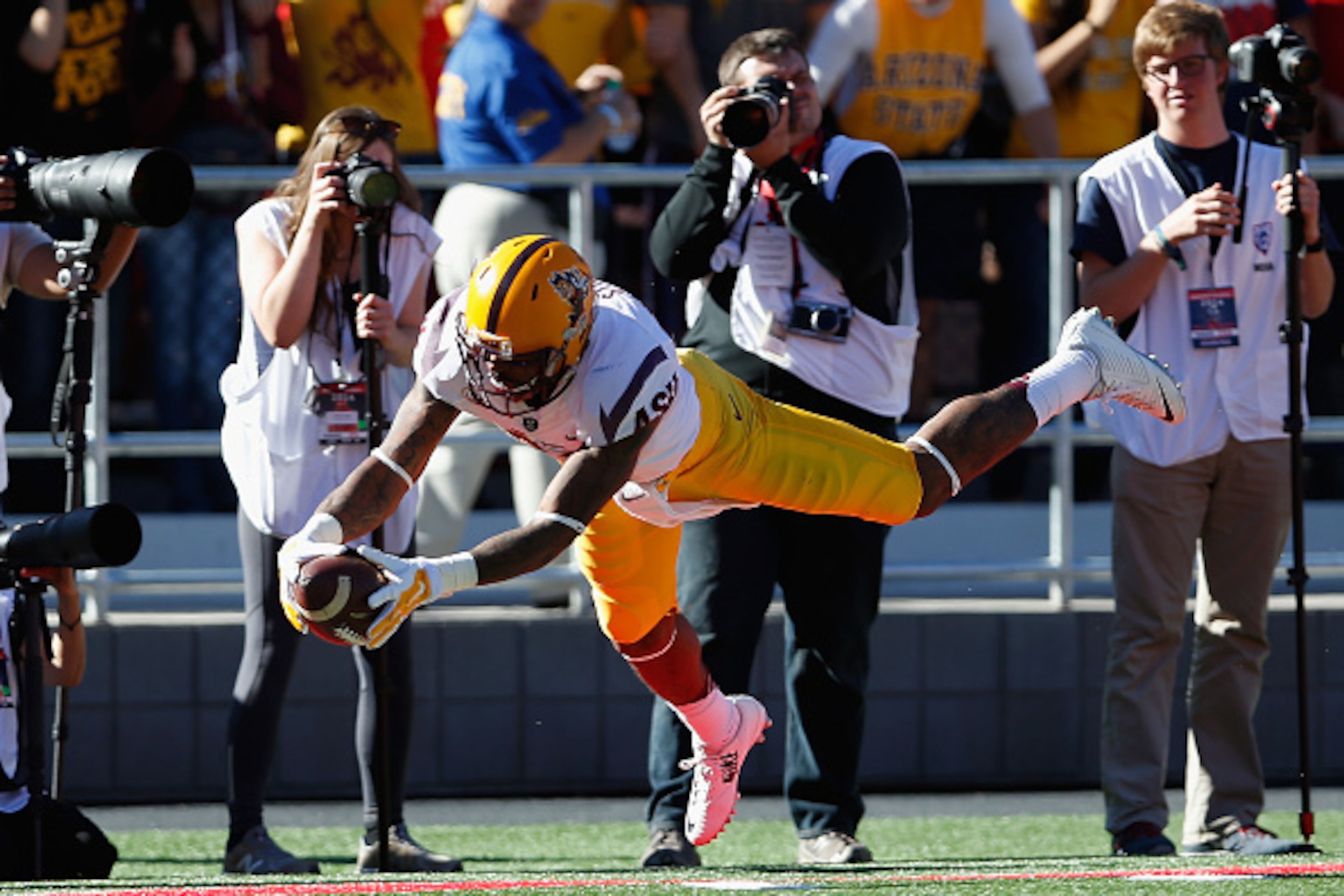 TUCSON, AZ - NOVEMBER 28:  Wide receiver Jaelen Strong #21 of the Arizona State Sun Devils dives short of the endzone after a reception in the first quarter during the Territorial Cup college football game against the Arizona Wildcats at Arizona Stadium o