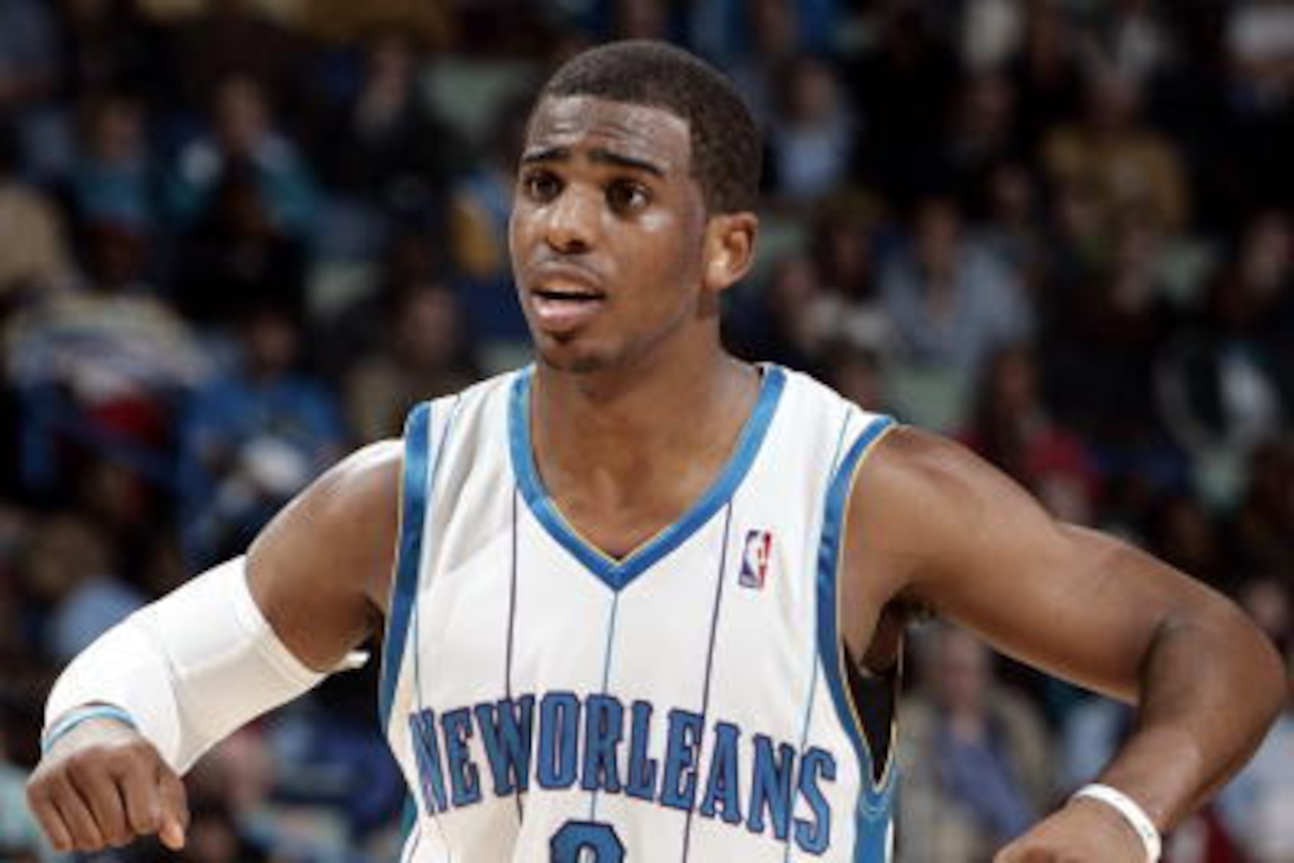 NEW ORLEANS - JANUARY 26:  Chris Paul #3 of the New Orleans Hornets reacts during the game against the Philadelphia 76ers at New Orleans Arena on January 26, 2009 in New Orleans, Louisiana.  The Hornets won 101-86.  NOTE TO USER: User expressly acknowledg
