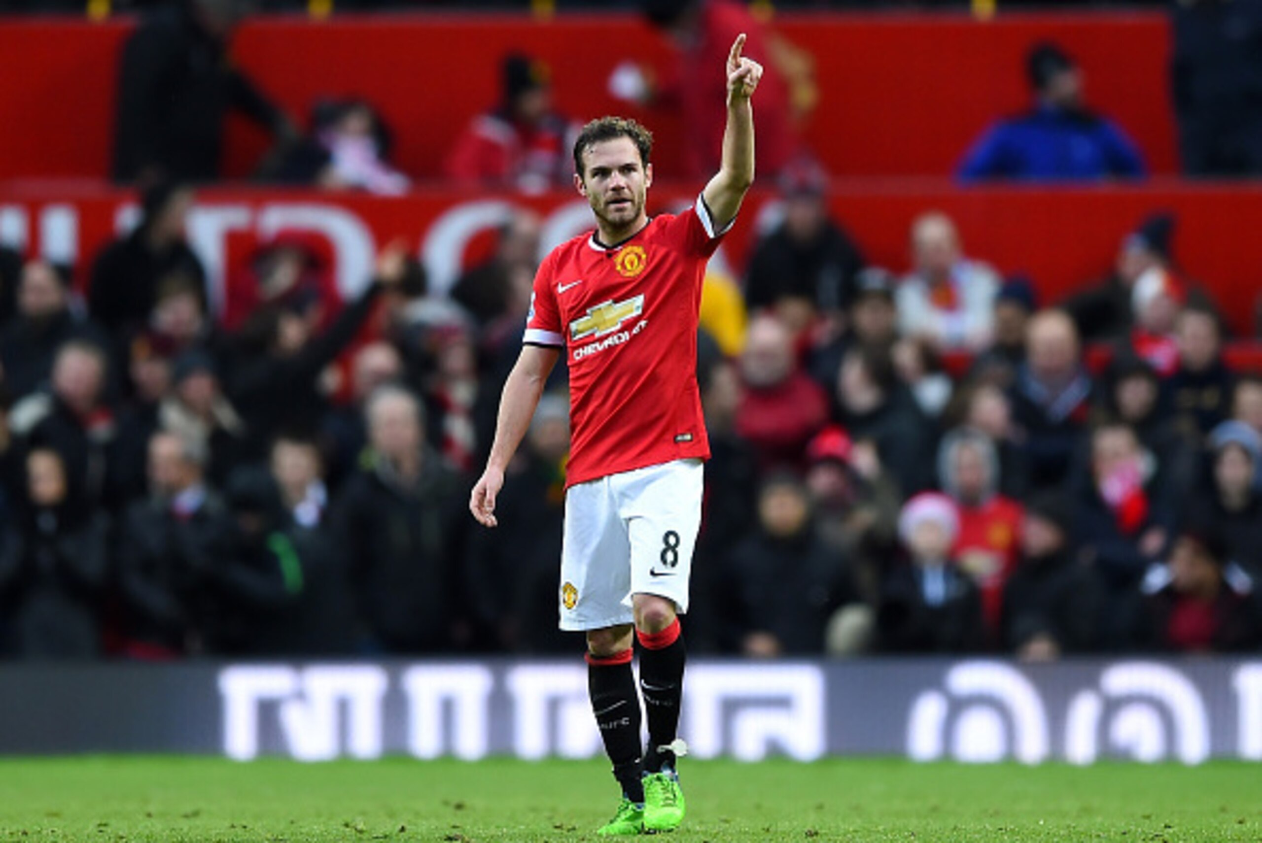 MANCHESTER, ENGLAND - DECEMBER 14: Juan Mata of Manchester United celebrates scoring the second goal during the Barclays Premier League match between Manchester United and Liverpool at Old Trafford on December 14, 2014 in Manchester, England. (Photo by MANCHESTER, ENGLAND - DECEMBER 14: Juan Mata of Manchester United celebrates scoring the second goal during the Barclays Premier League match between Manchester United and Liverpool at Old Trafford on December 14, 2014 in Manchester, England. (Photo by