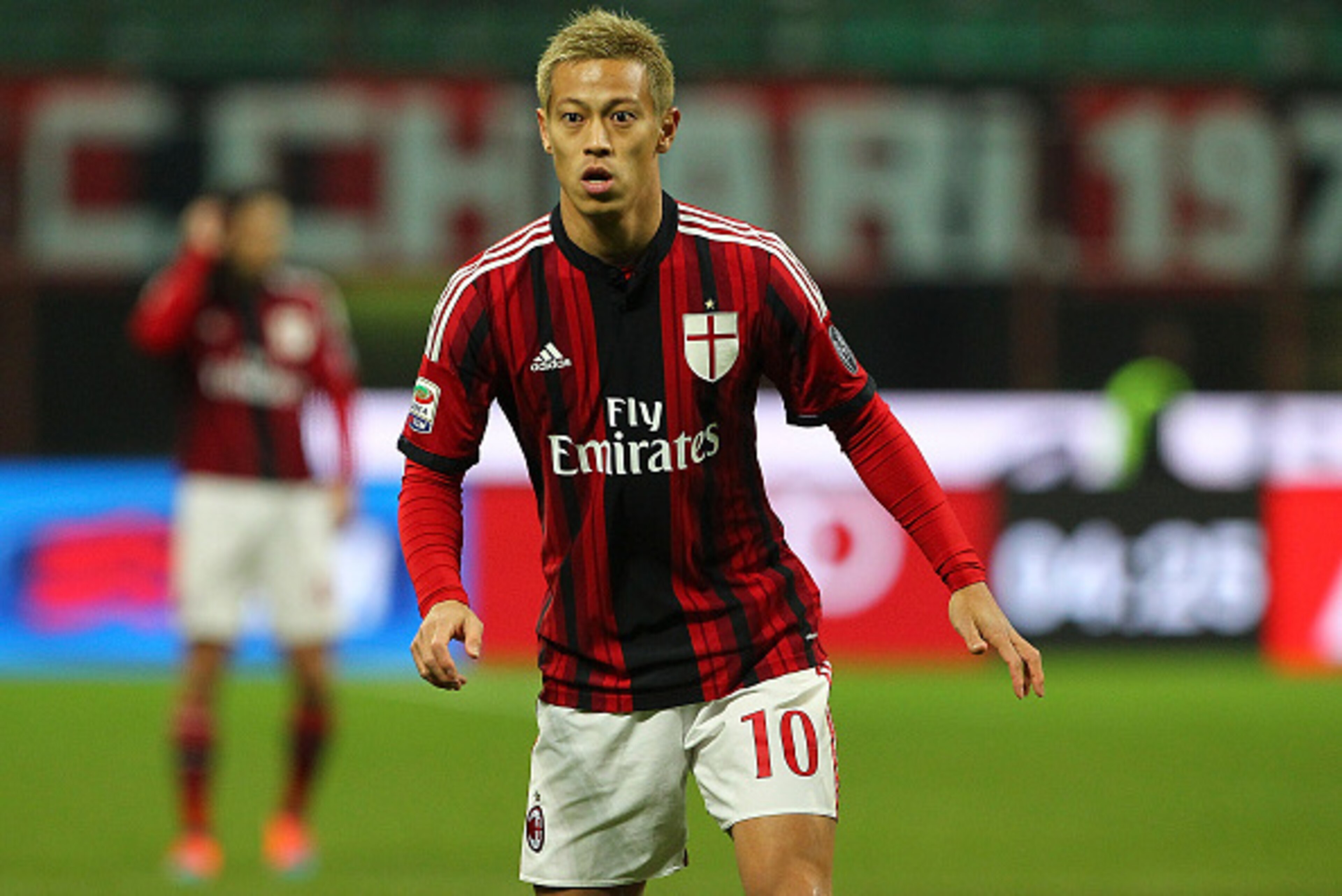 MILAN, ITALY - FEBRUARY 01:  Keisuke Honda of AC Milan looks on during the Serie A match between AC Milan and Parma FC at Stadio Giuseppe Meazza on February 1, 2015 in Milan, Italy.  (Photo by Marco Luzzani/Getty Images)