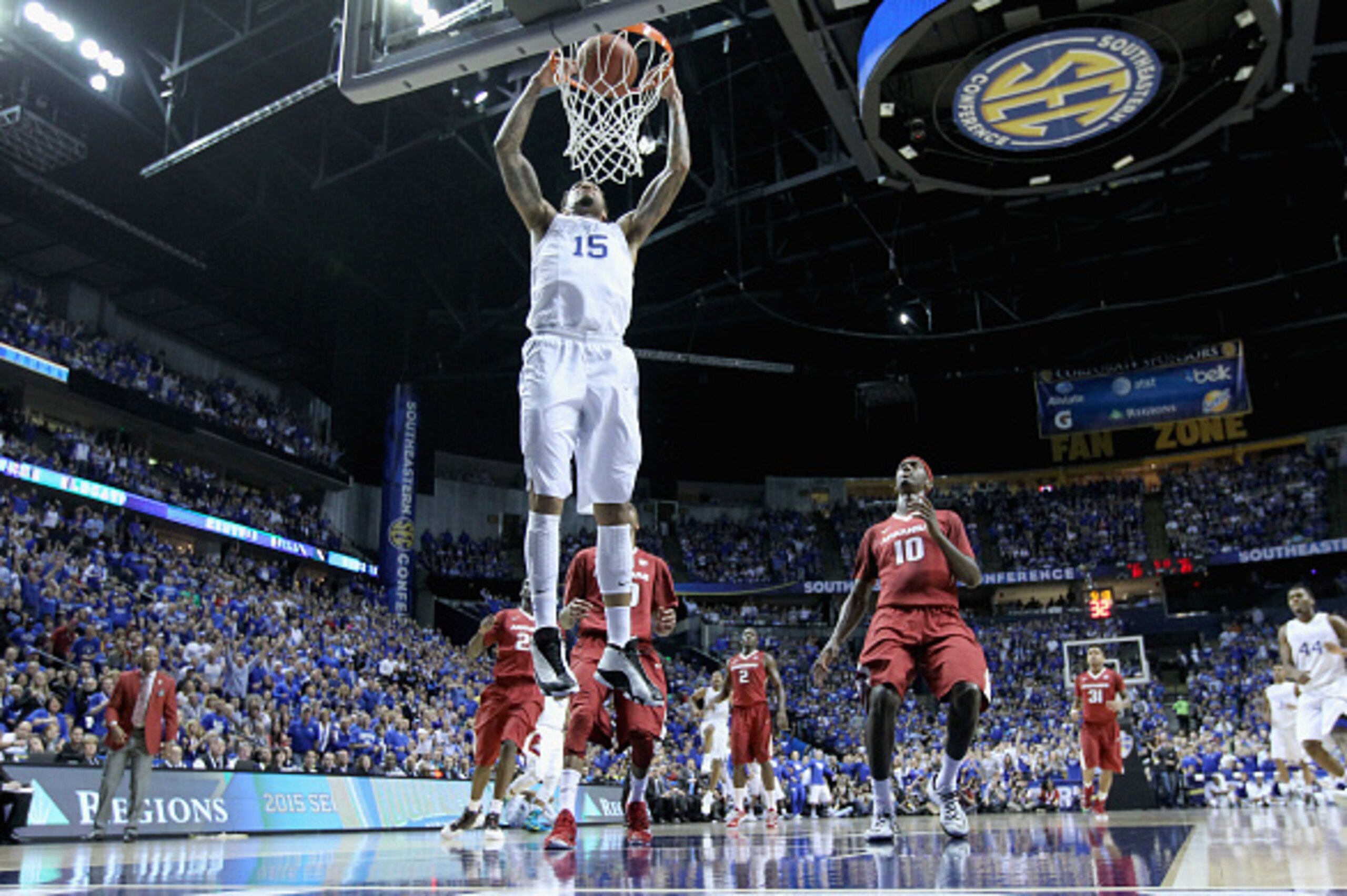 NASHVILLE, TN - MARCH 15:  Willie Cauley-Stein #15 of the Kentucky Wildcats dunks the ball against the Arkansas Razorbacks in the championship game of the SEC Basketball Tournament at Bridgestone Arena on March 15, 2015 in Nashville, Tennessee.  (Photo by