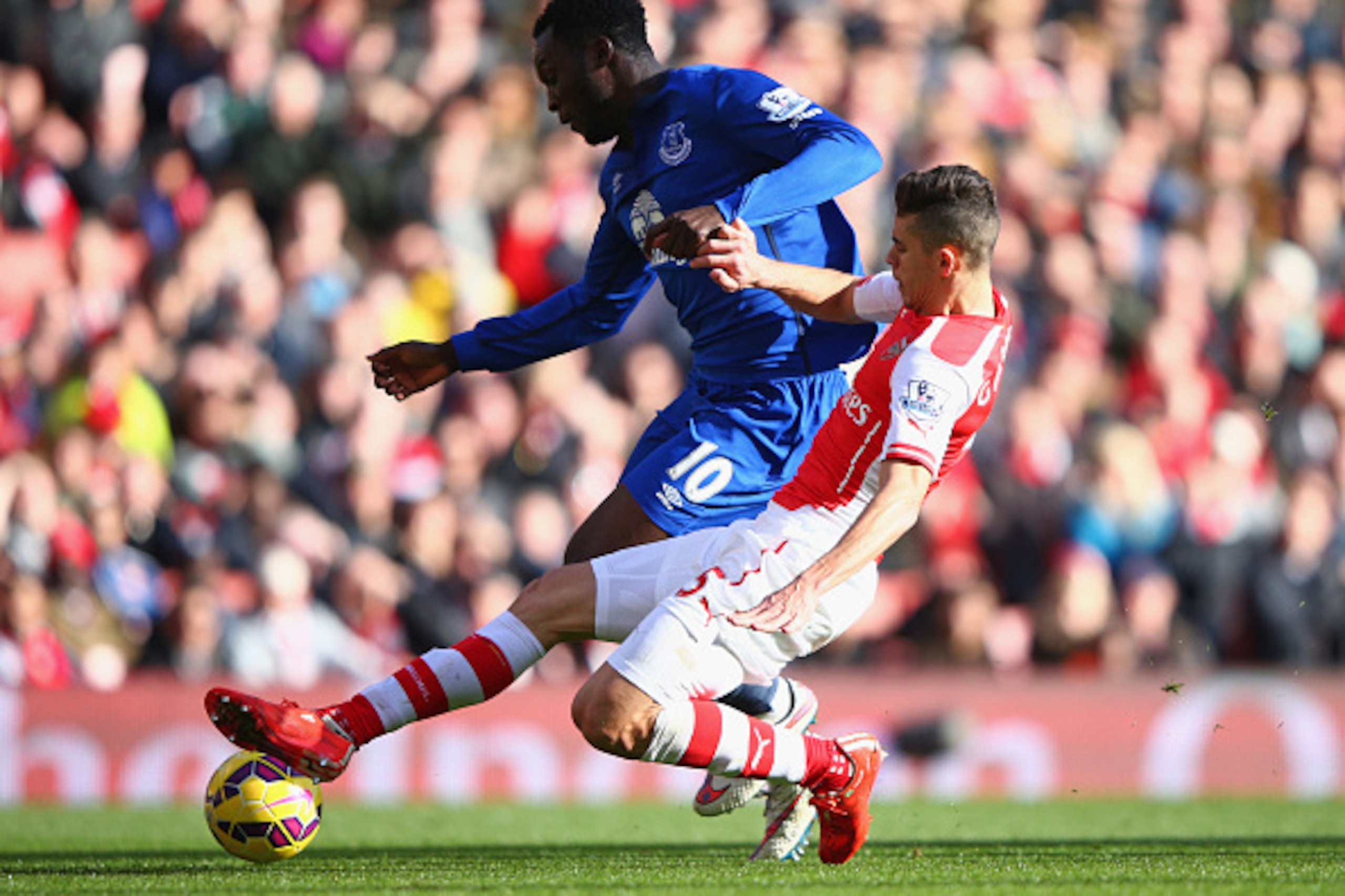 LONDON, ENGLAND - MARCH 01: Romelu Lukaku of Everton is tackled by Gabriel of Arsenal during the Barclays Premier League match between Arsenal and Everton at Emirates Stadium on March 1, 2015 in London, England. (Photo by Ian Walton/Getty Images) LONDON, ENGLAND - MARCH 01: Romelu Lukaku of Everton is tackled by Gabriel of Arsenal during the Barclays Premier League match between Arsenal and Everton at Emirates Stadium on March 1, 2015 in London, England. (Photo by Ian Walton/Getty Images)