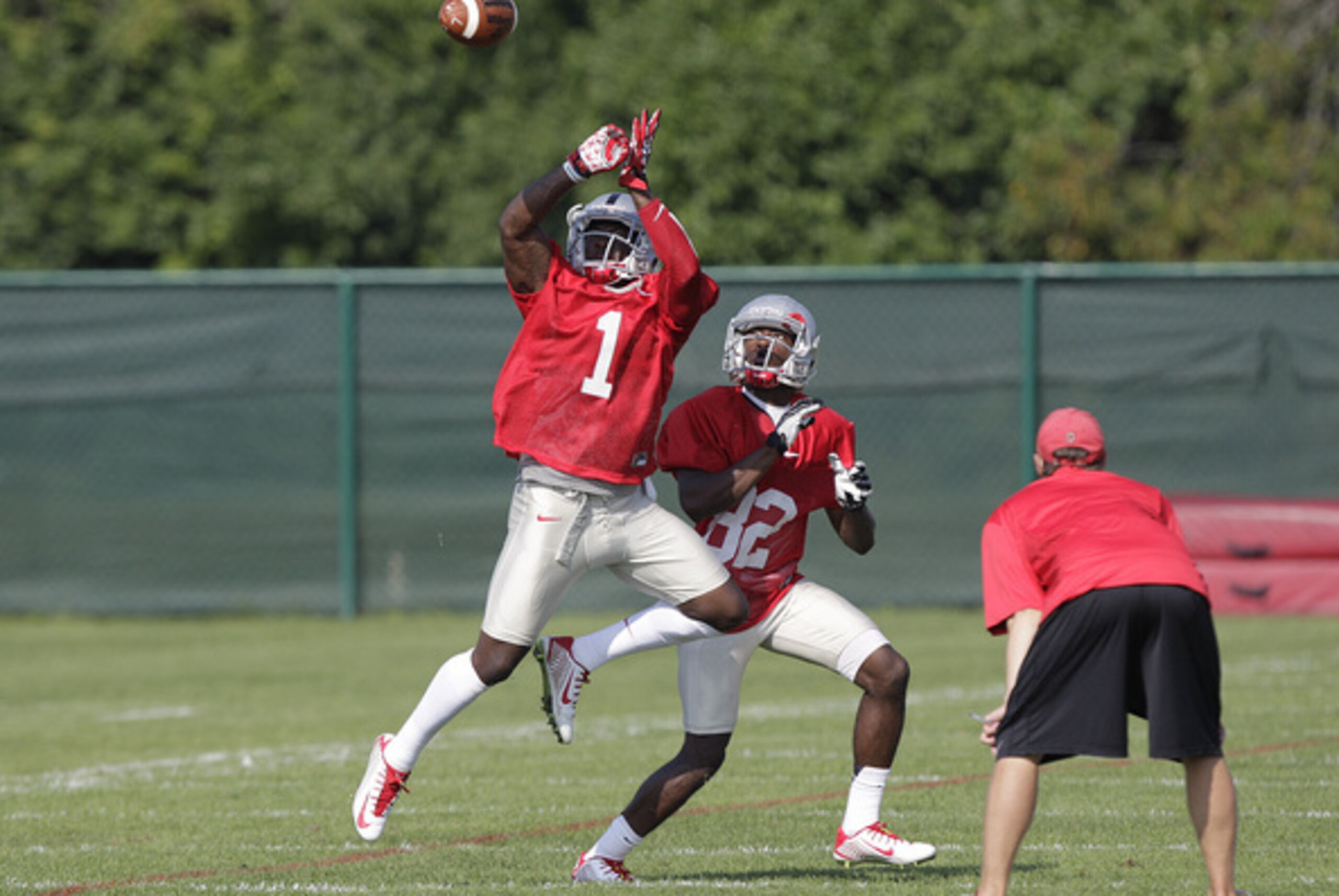 Ohio State wide receiver Johnnie Dixon (No. 1).