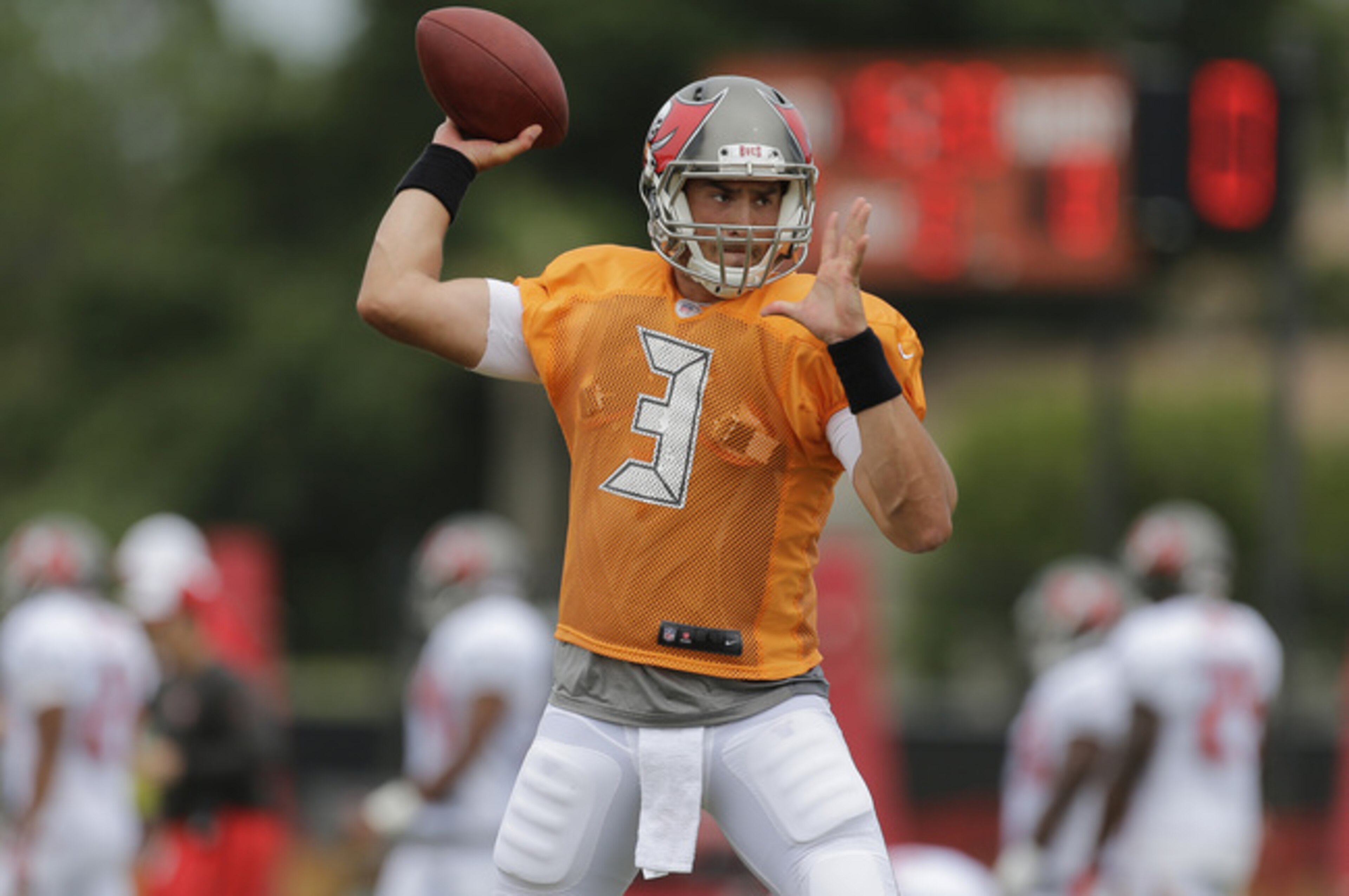 Mike Kafka was part of a Buccaneers minicamp in 2014.