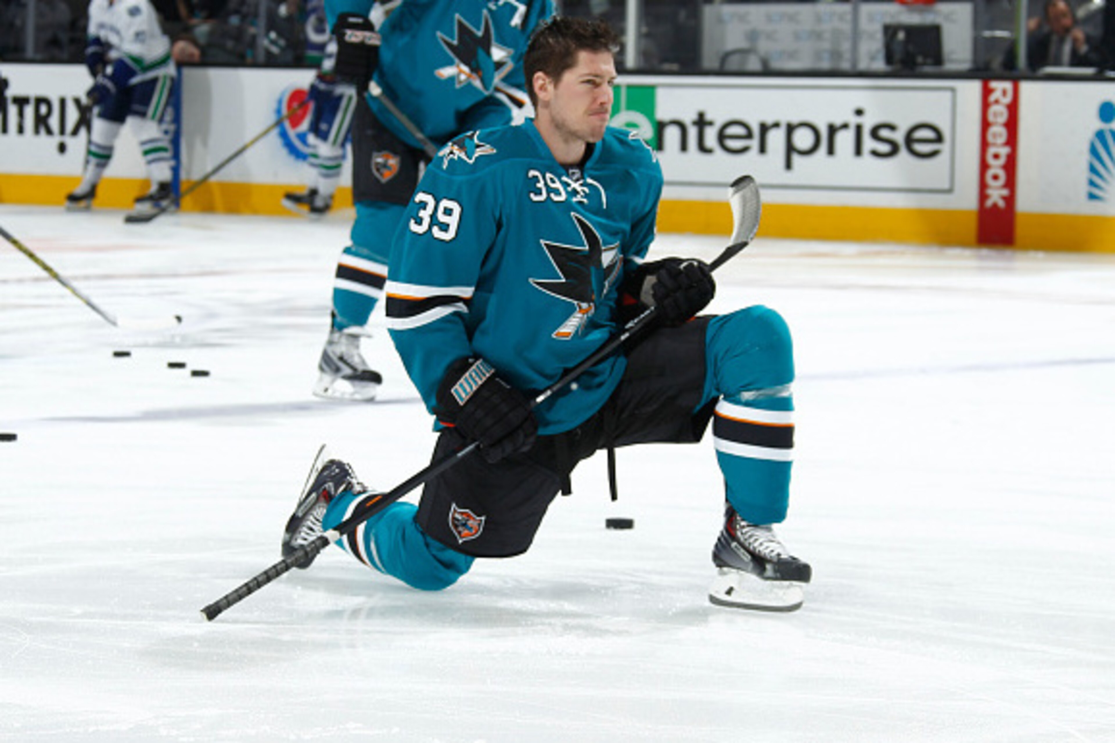 SAN JOSE, CA - MARCH 7:  Logan Couture #39 of the San Jose Sharks warms up before a game against the Vancouver Canucks at the SAP Center on March 7, 2015 in San Jose, CA . (Photo by Don Smith/NHLI via Getty Images)