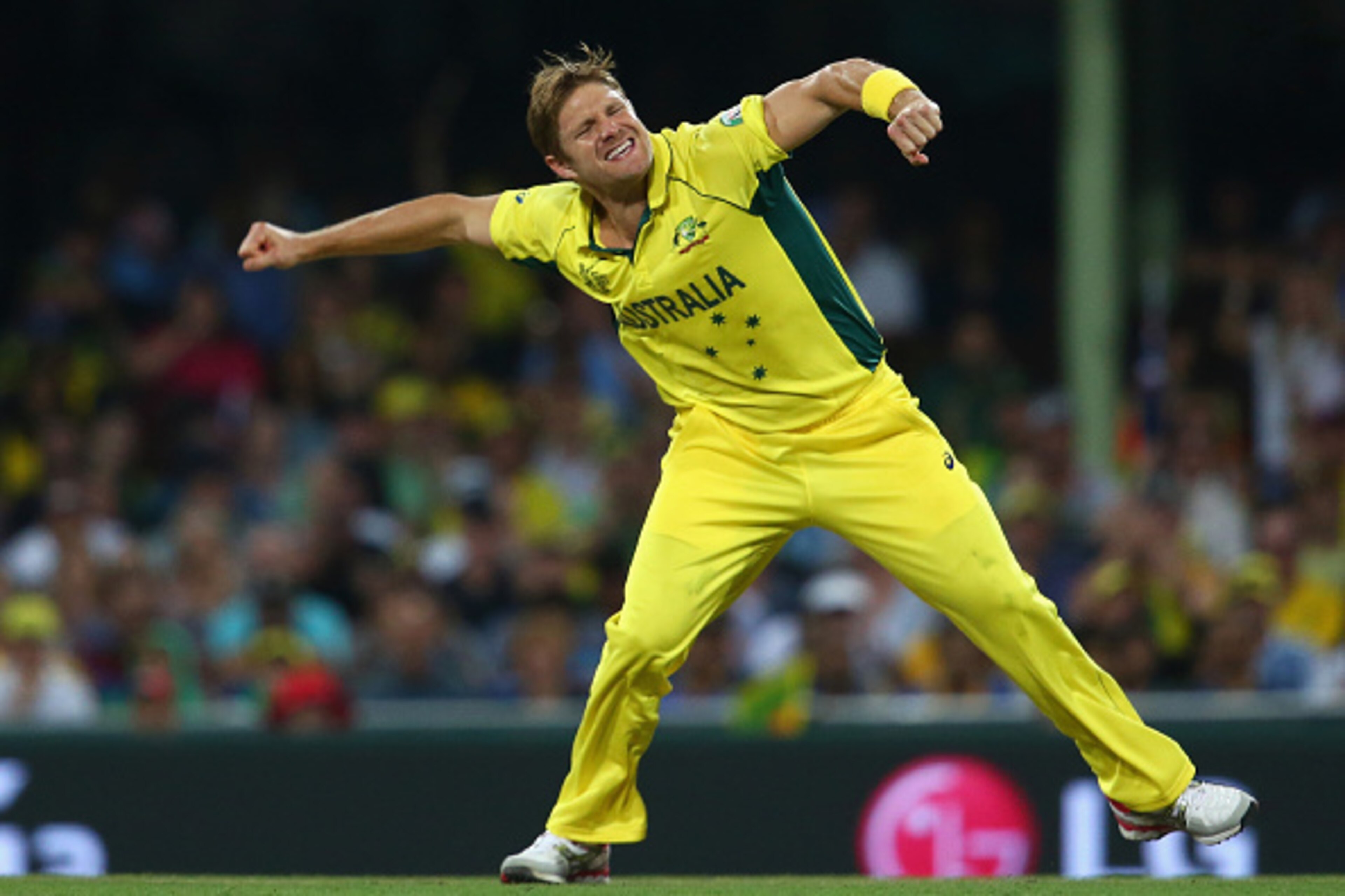 SYDNEY, AUSTRALIA - MARCH 08:  Shane Watson of Australia celebrates taking the wicket of Angelo Mathews of Sri Lanka during the 2015 ICC Cricket World Cup match between Australia and Sri Lanka at Sydney Cricket Ground on March 8, 2015 in Sydney, Australia