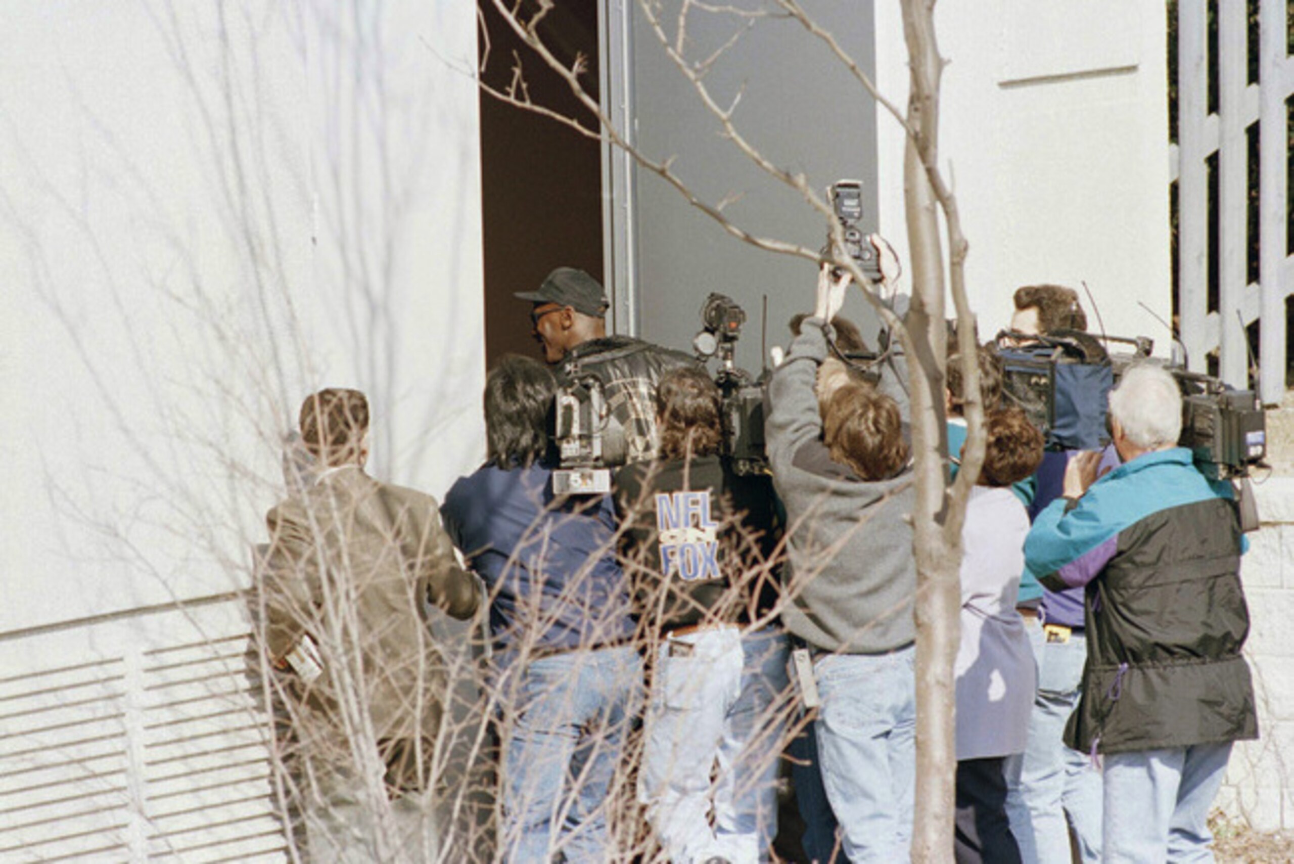 Jordan getting swarmed by reporters outside the Berto Center on March 13, 1995, just five days before his "I'm back" announcement. Jordan getting swarmed by reporters outside the Berto Center on March 13, 1995, just five days before his "I'm back" announcement.