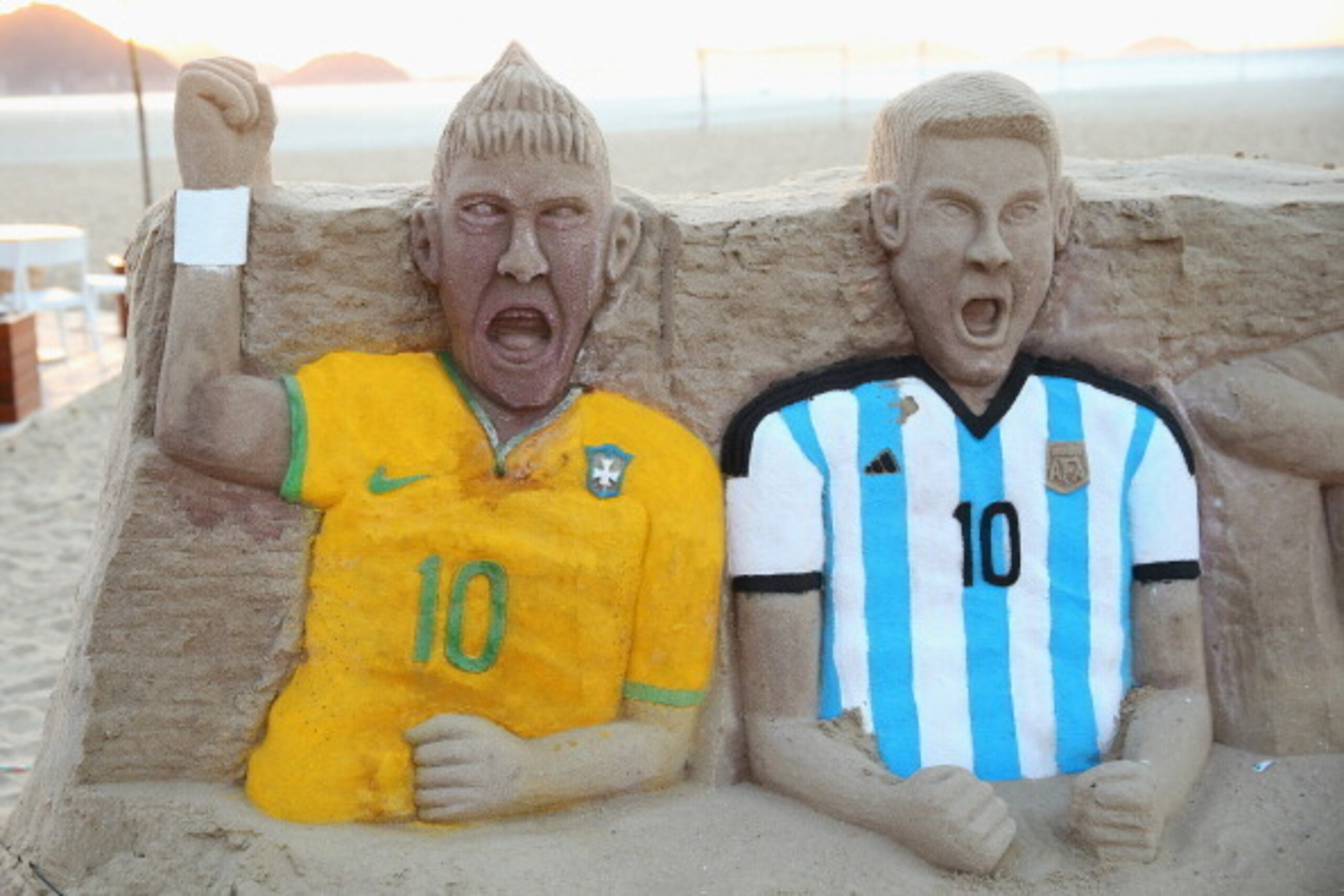 RIO DE JANEIRO, BRAZIL - JUNE 09: A sandcastle of Neymar of Brazil and Lionel Messi of Argentina on Copacabana beach on June 9, 2014 in Rio de Janeiro, Brazil. (Photo by Julian Finney/Getty Images) RIO DE JANEIRO, BRAZIL - JUNE 09: A sandcastle of Neymar of Brazil and Lionel Messi of Argentina on Copacabana beach on June 9, 2014 in Rio de Janeiro, Brazil. (Photo by Julian Finney/Getty Images)