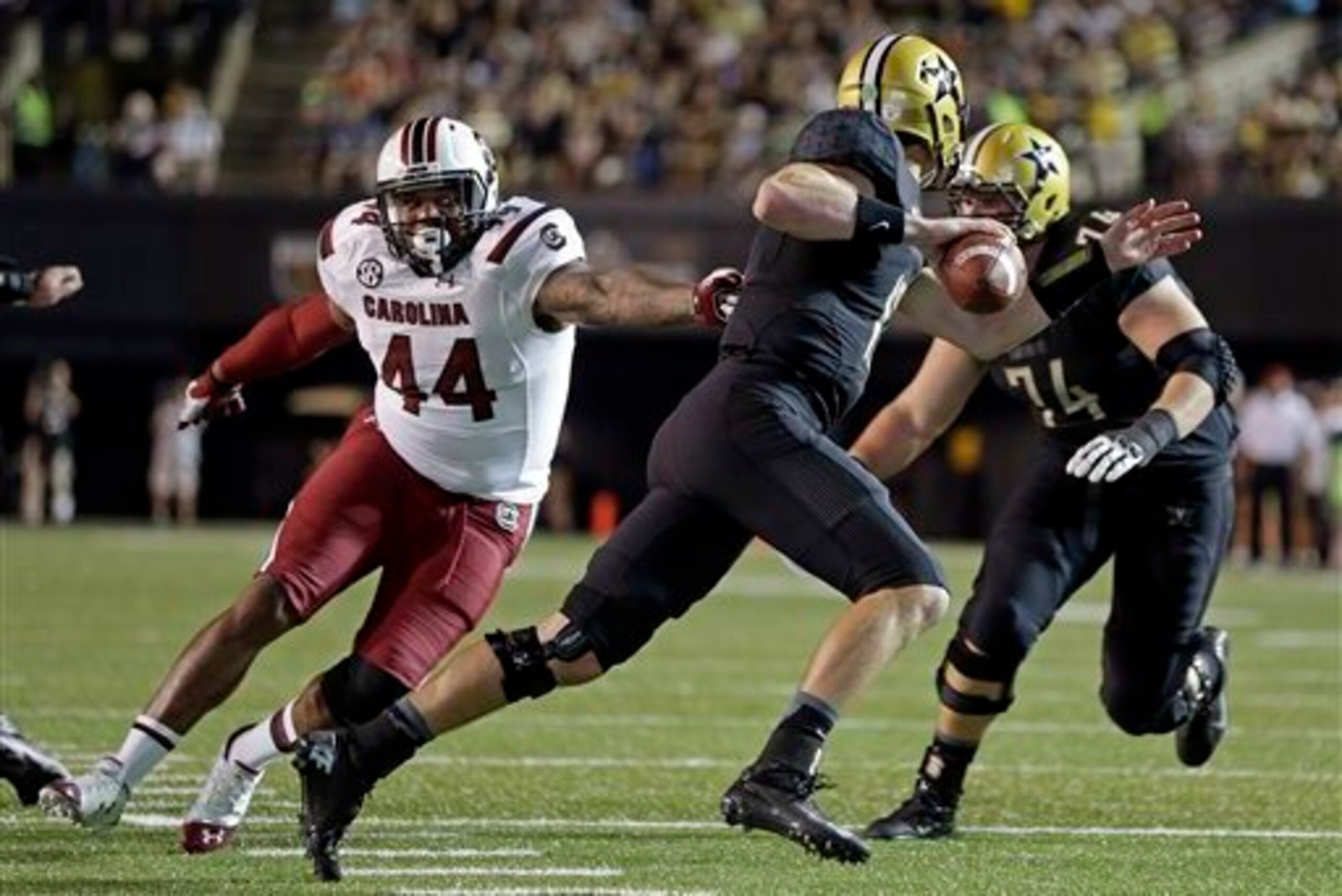 South Carolina DE Gerald Dixon