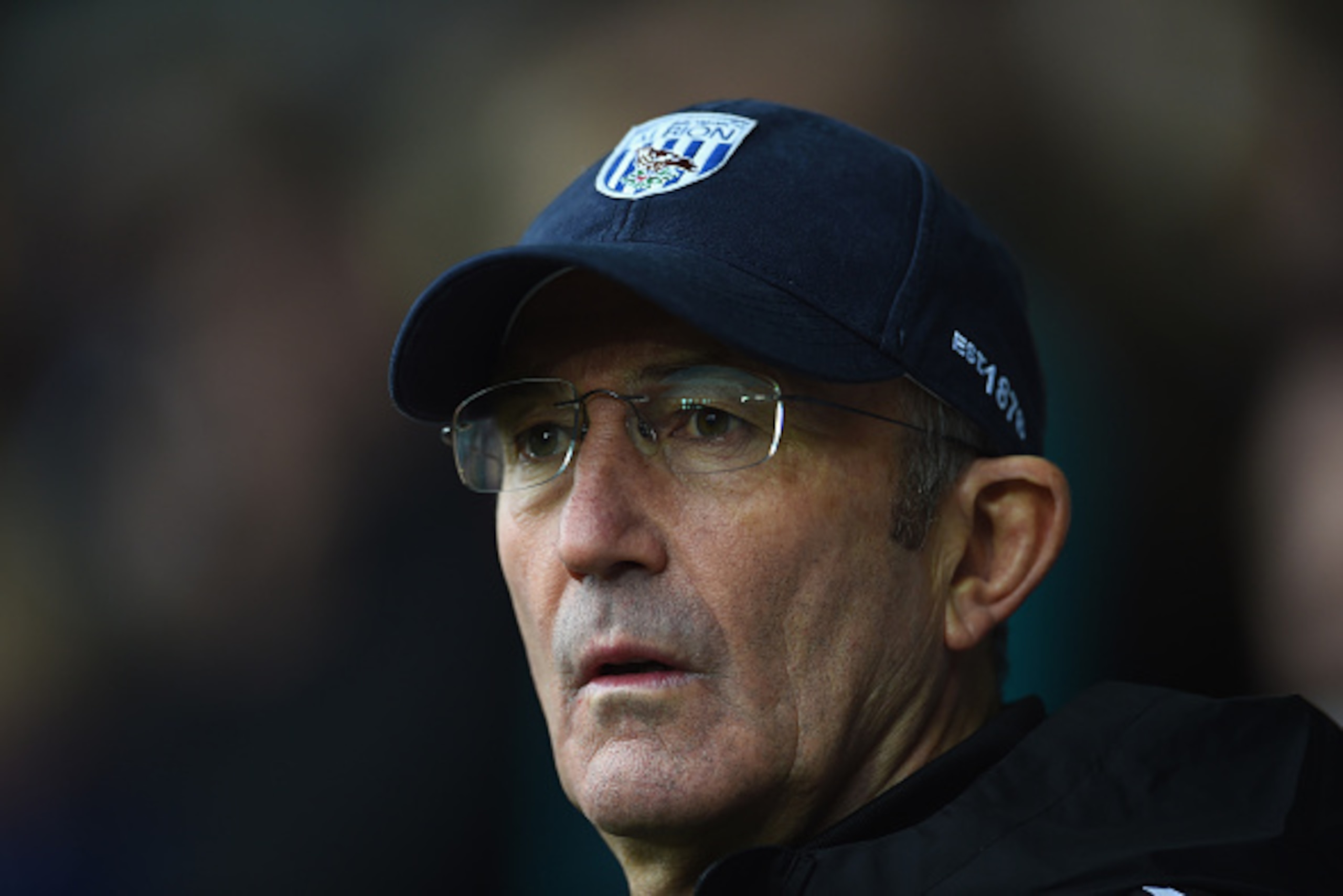 WEST BROMWICH, ENGLAND - FEBRUARY 28: Tony Pulis of West Bromwich Albion looks on during the Barclays Premier League match between West Bromwich Albion and Southampton at The Hawthorns on February 28, 2015 in West Bromwich, England. (Photo by Laurence G WEST BROMWICH, ENGLAND - FEBRUARY 28: Tony Pulis of West Bromwich Albion looks on during the Barclays Premier League match between West Bromwich Albion and Southampton at The Hawthorns on February 28, 2015 in West Bromwich, England. (Photo by Laurence G