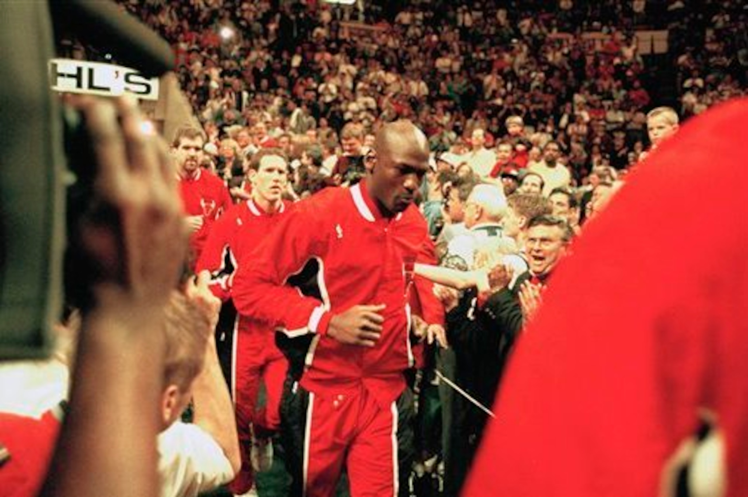Jordan taking the court at Market Square Arena for his return. Jordan taking the court at Market Square Arena for his return.