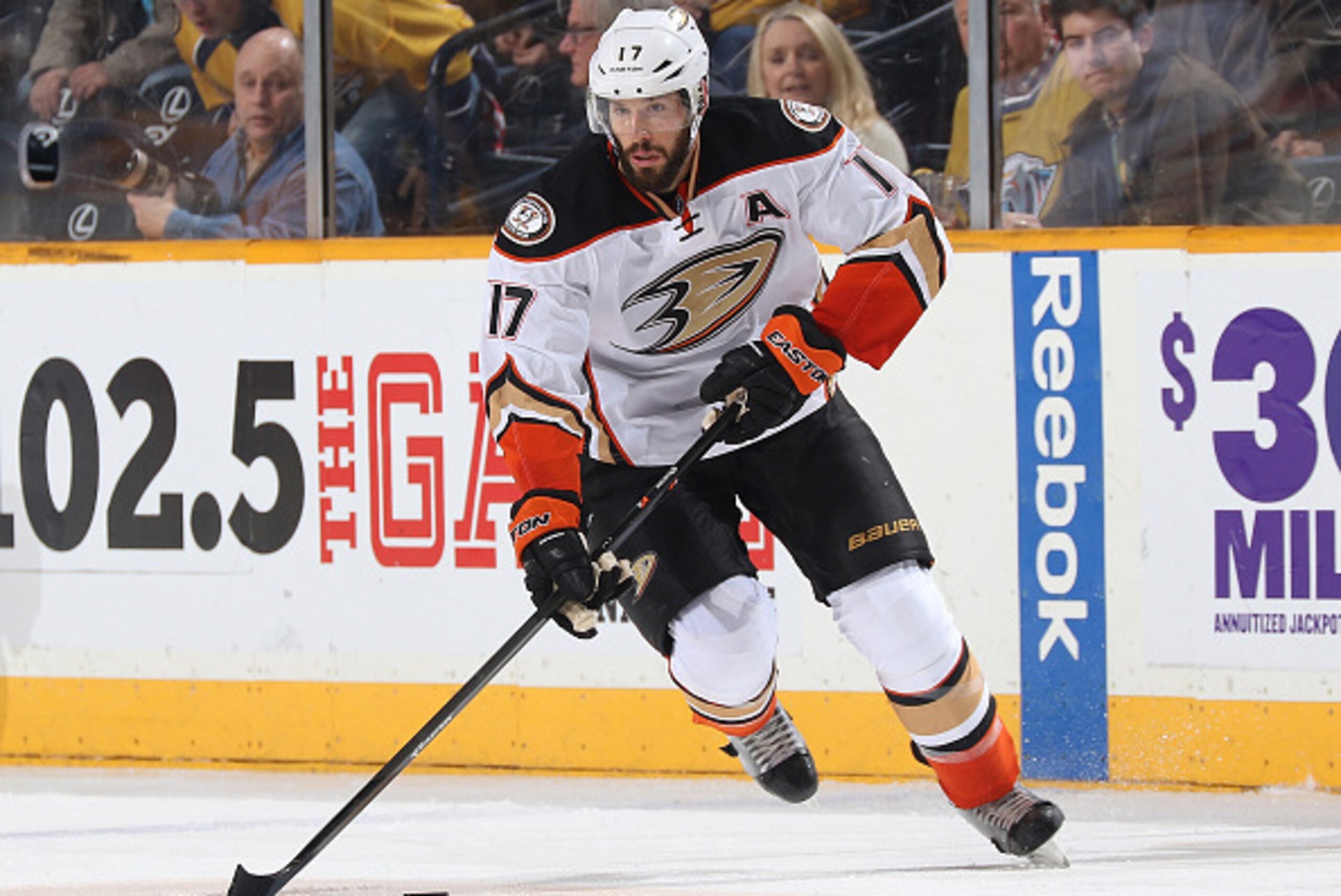 NASHVILLE, TN - FEBRUARY 5: Ryan Kesler #17 of the Anaheim Ducks skates against the Nashville Predators during an NHL game at Bridgestone Arena on February 5, 2015 in Nashville, Tennessee. (Photo by John Russell/NHLI via Getty Images)