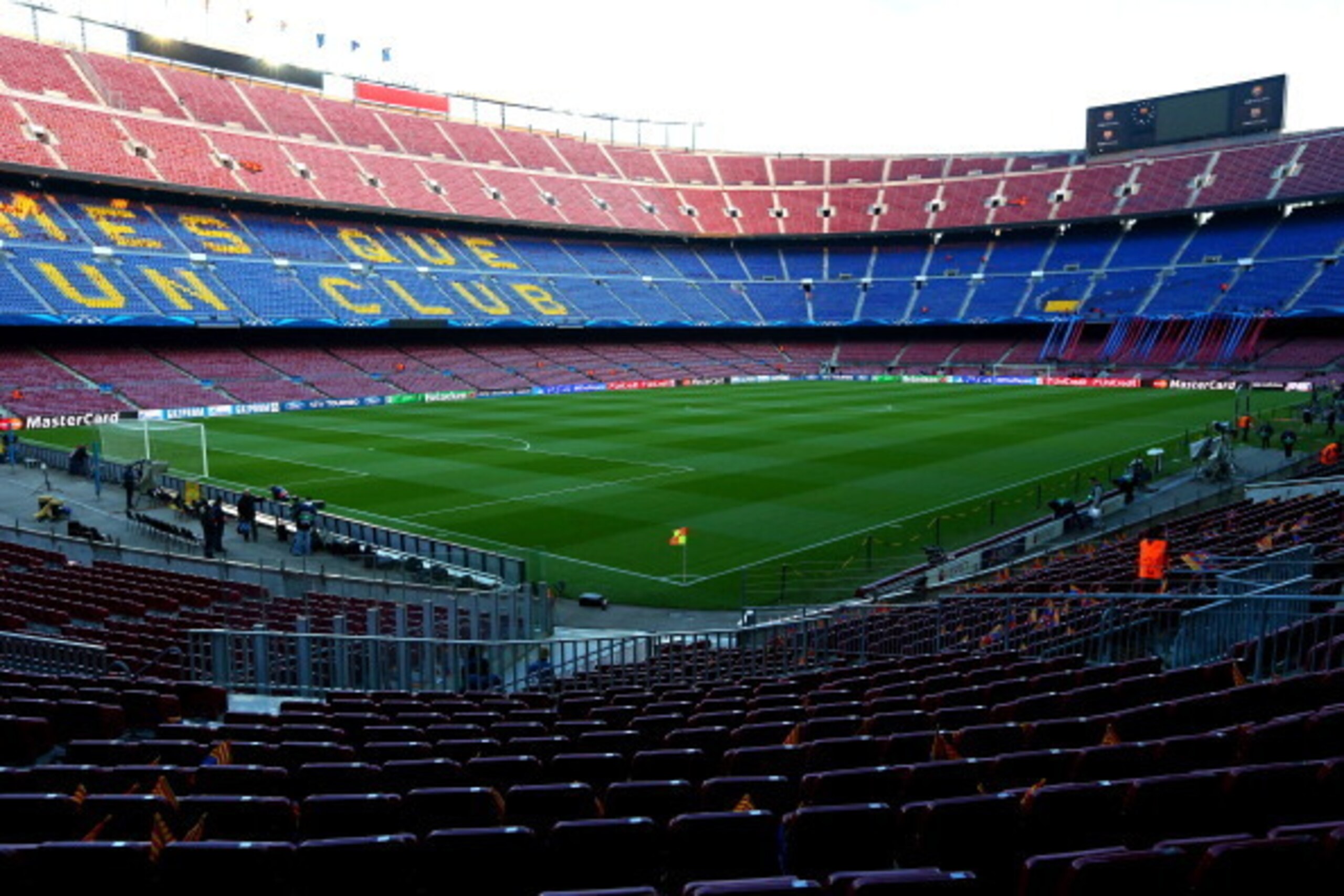 BARCELONA, SPAIN - MARCH 12:  A general view of the stadium prior to kickoff during the UEFA Champions League Round of 16 match between FC Barcelona and Manchester City  at Camp Nou on March 12, 2014 in Barcelona, Spain.  (Photo by Alex Livesey/Getty Imag