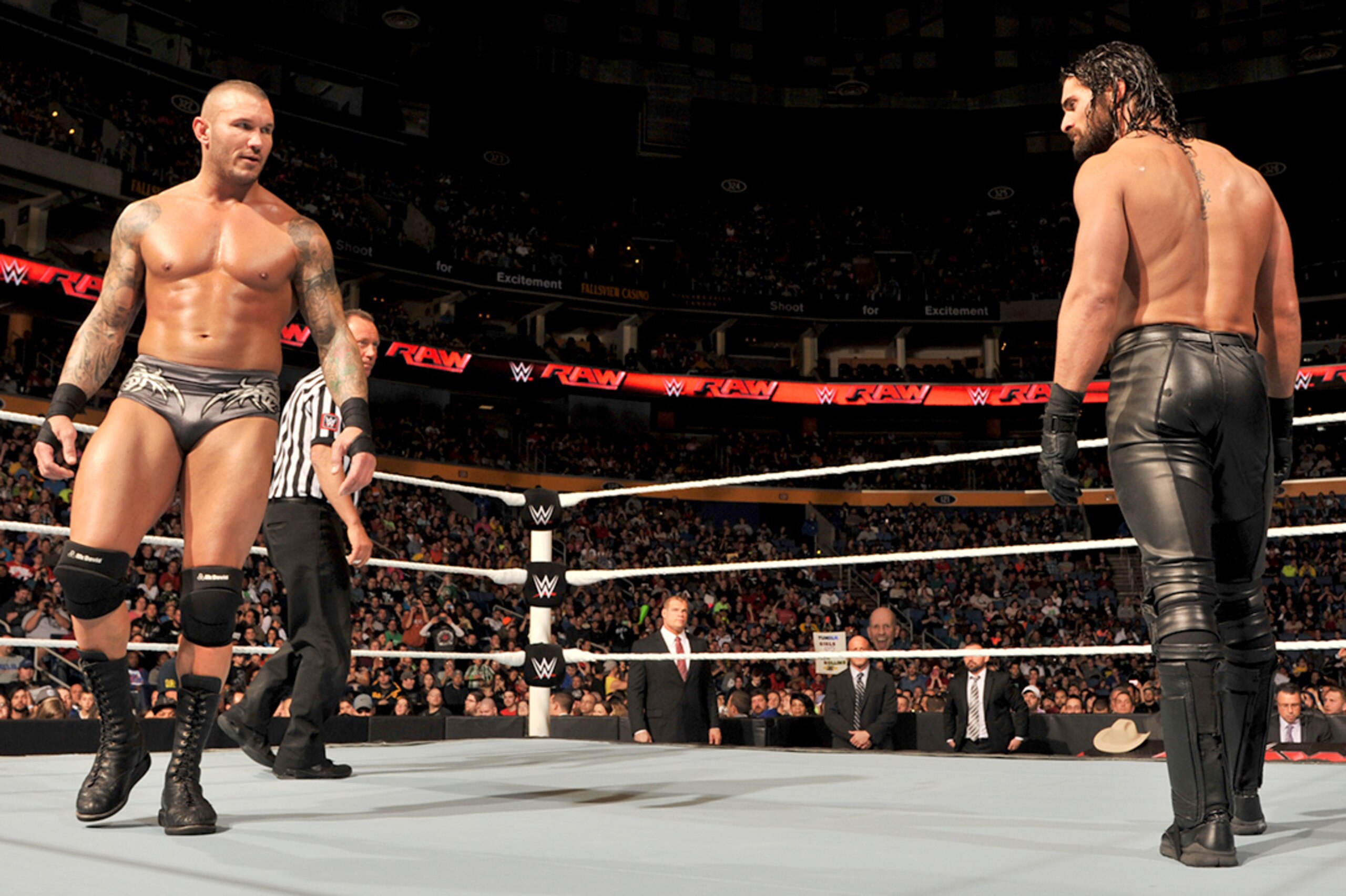 Randy Orton and Seth Rollins prepare to do battle.