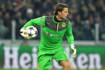 TURIN, ITALY - FEBRUARY 24:  Roman Weidenfeller of Borussia Dortmund in action during the UEFA Champions League Round of 16 match between Juventus and Borussia Dortmund at Juventus Arena on February 24, 2015 in Turin, Italy.  (Photo by Marco Luzzani/Getty