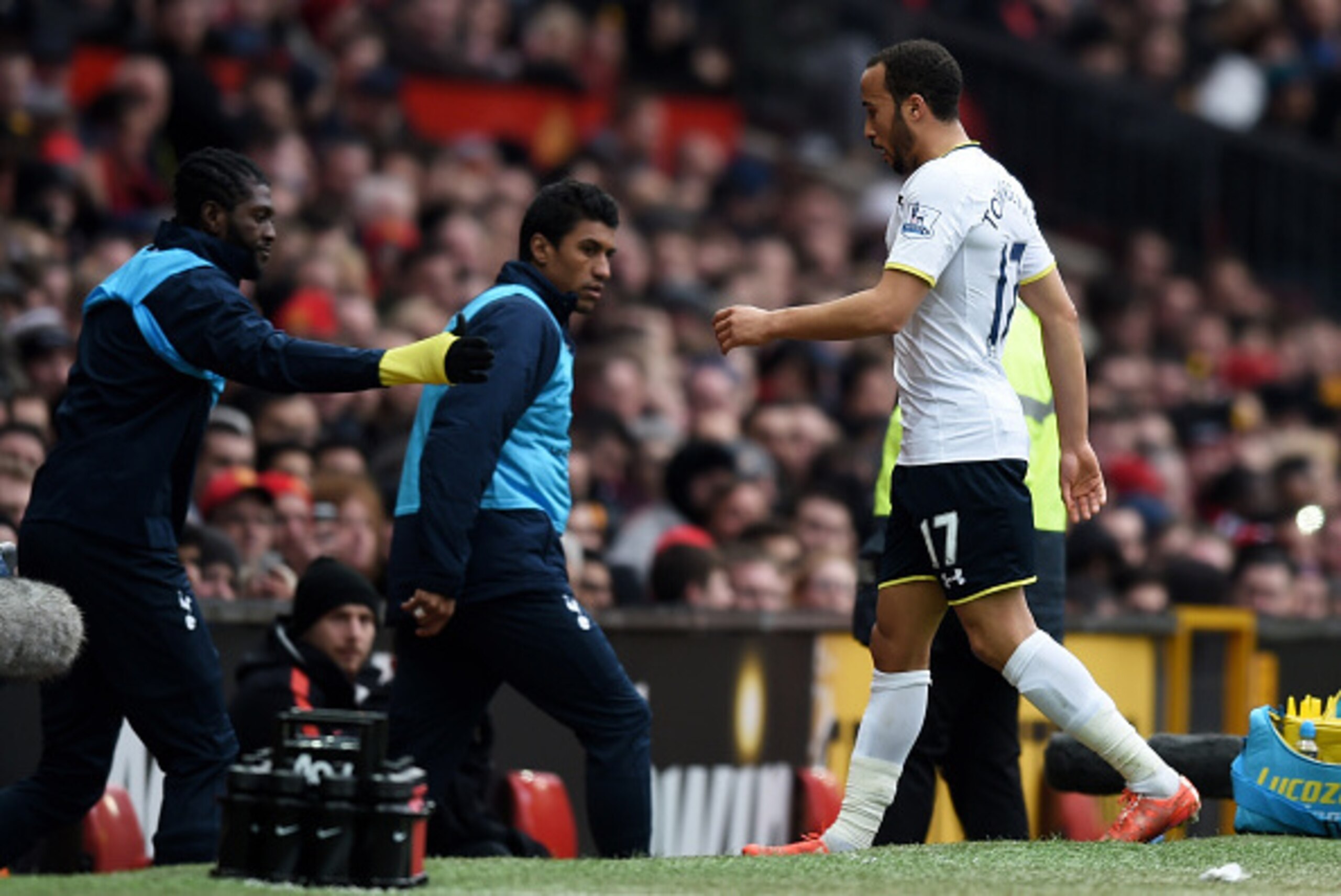 MANCHESTER, ENGLAND - MARCH 15:  Andros Townsend of Spurs walks off the pitch after being substituted following a torrid opening period during the Barclays Premier League match between Manchester United and Tottenham Hotspur at Old Trafford on March 15, 2