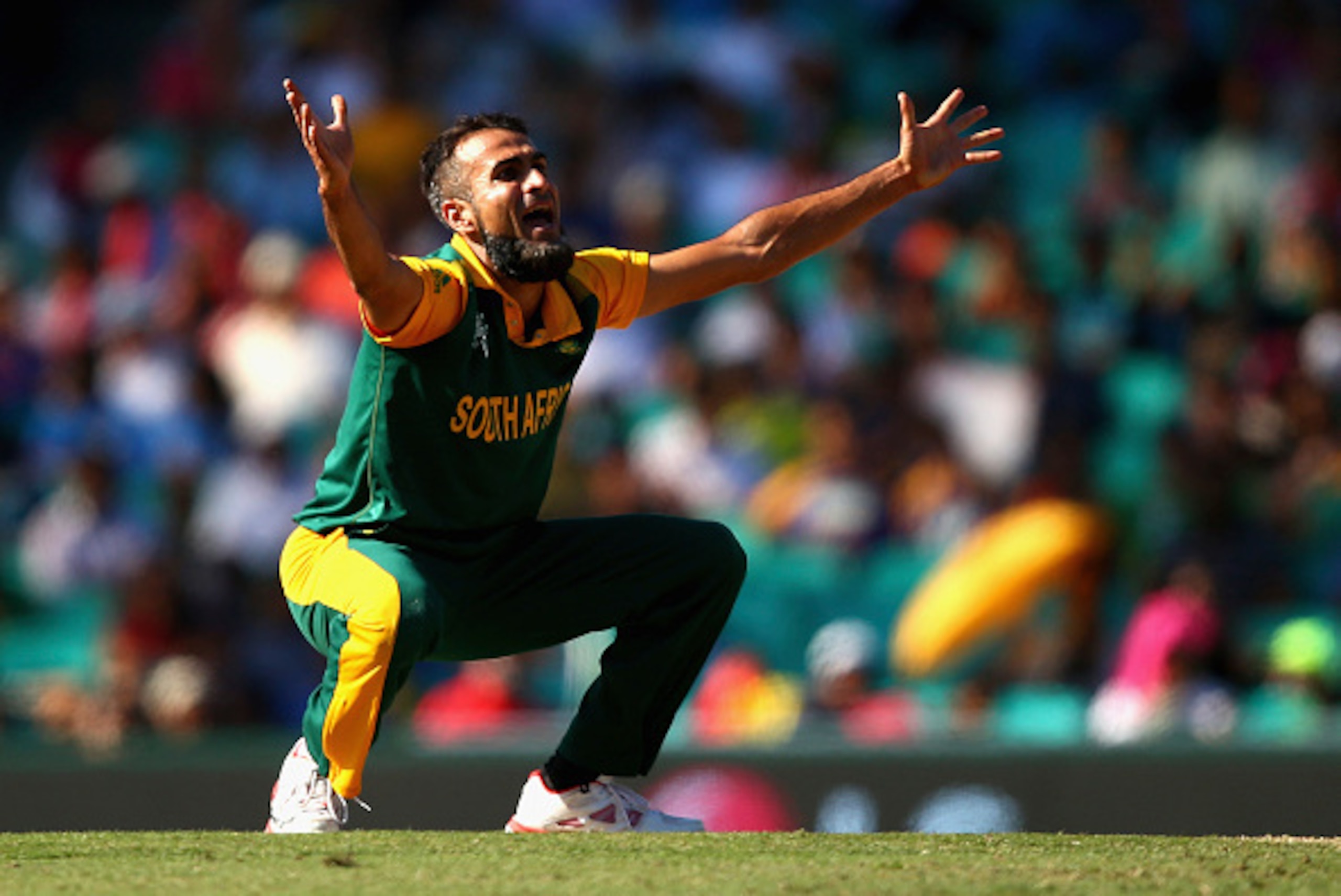 SYDNEY, AUSTRALIA - MARCH 18:  Imran Tahir of South Africa appeals for a wicket during the 2015 ICC Cricket World Cup Quarter Final match between South Africa and Sri Lanka at Sydney Cricket Ground on March 18, 2015 in Sydney, Australia.  (Photo by Ryan P