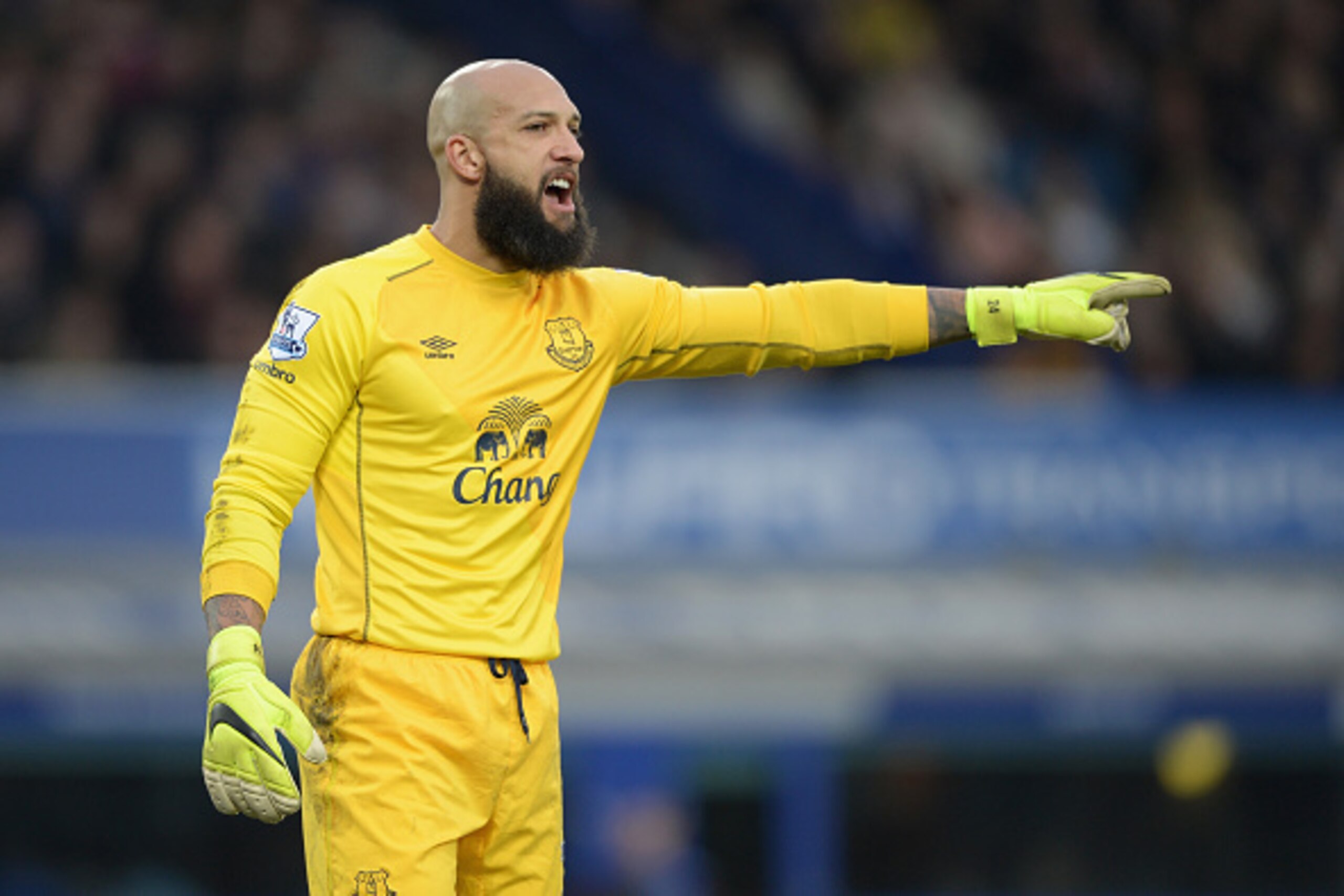 LIVERPOOL, ENGLAND - MARCH 15:  Tim Howard of Everton points during the Barclays Premier League match between Everton and Newcastle United at Goodison Park on March 15, 2015 in Liverpool, England.  (Photo by Gareth Copley/Getty Images)