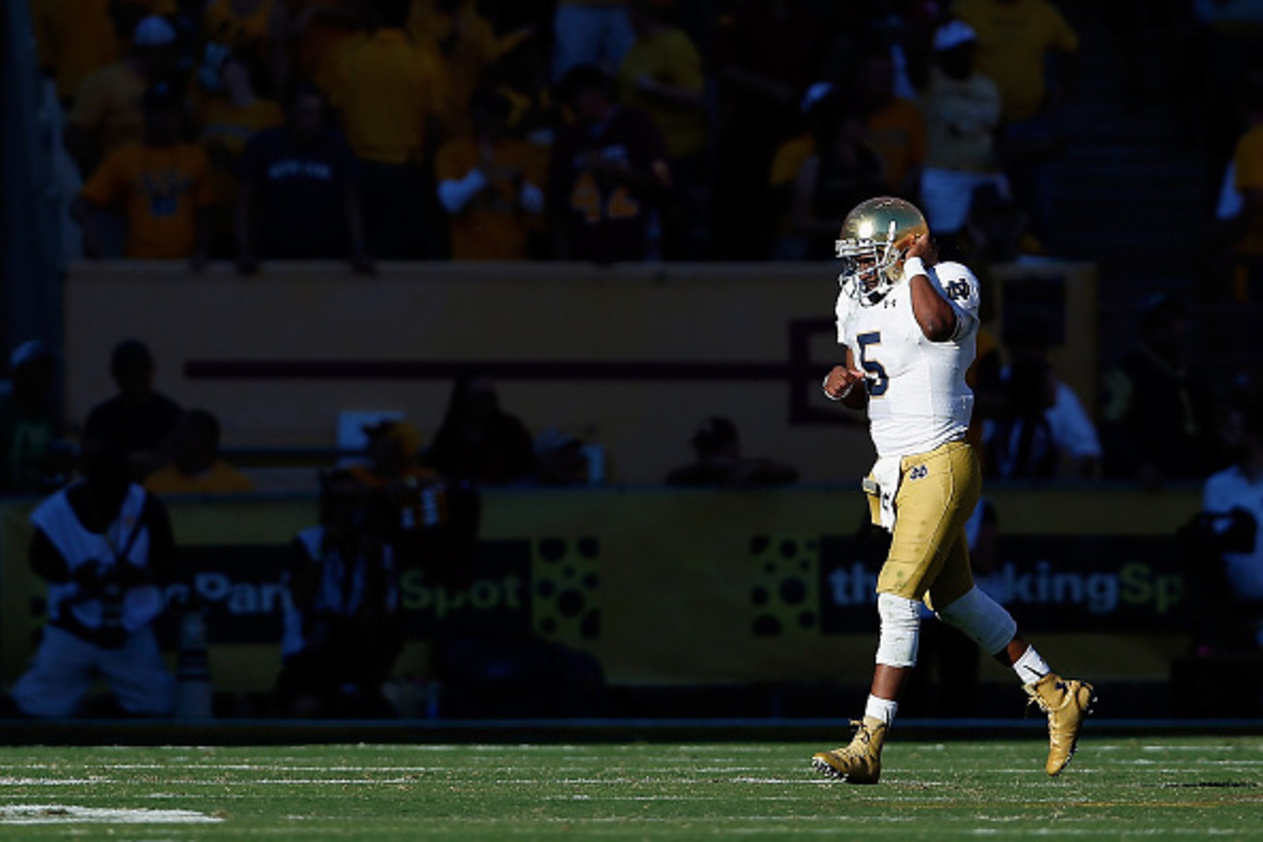 TEMPE, AZ - NOVEMBER 08:  Quarterback Everett Golson #5 of the Notre Dame Fighting Irish during the college football game against the Arizona State Sun Devils at Sun Devil Stadium on November 8, 2014 in Tempe, Arizona. The Sun Devils defeated the Fighting