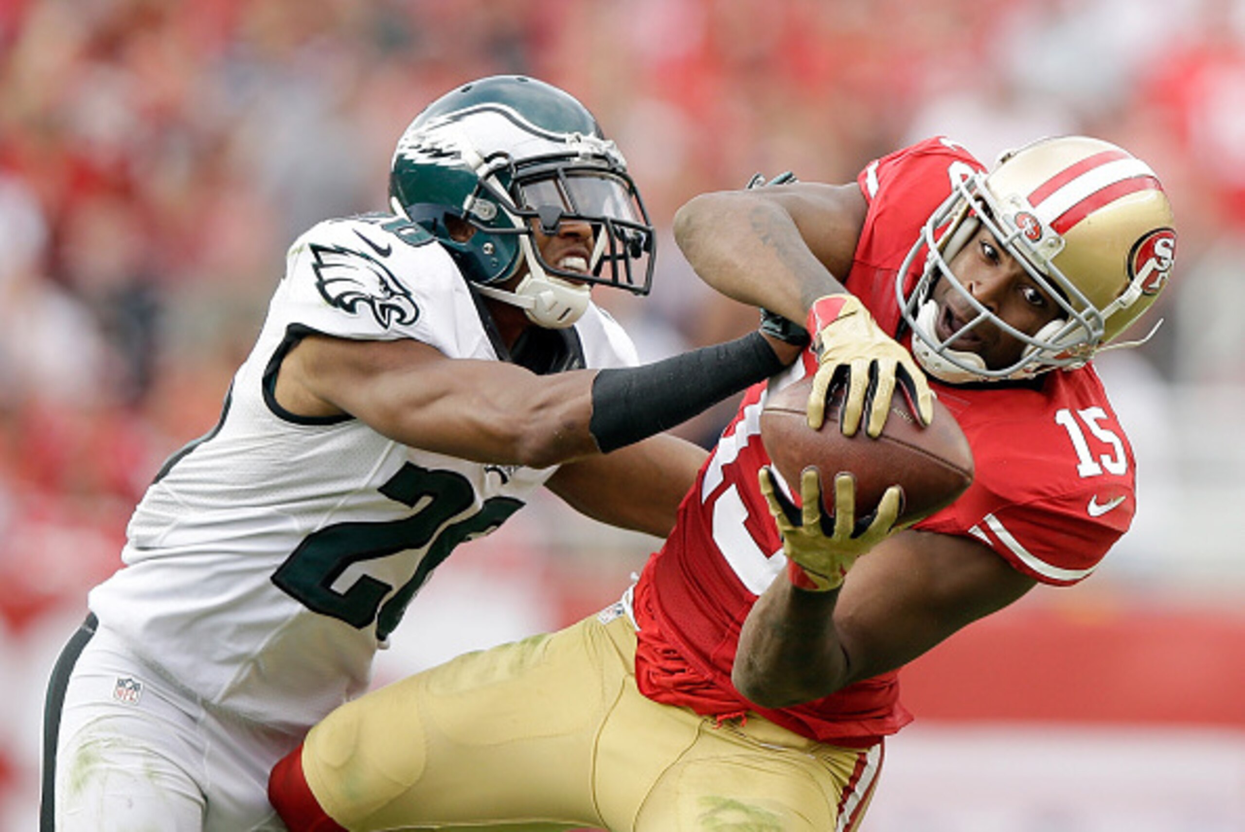 SANTA CLARA, CA - SEPTEMBER 28:  Michael Crabtree #15 of the San Francisco 49ers catches the ball while covered by Cary Williams #26 of the Philadelphia Eagles at Levi's Stadium on September 28, 2014 in Santa Clara, California.  (Photo by Ezra Shaw/Getty 