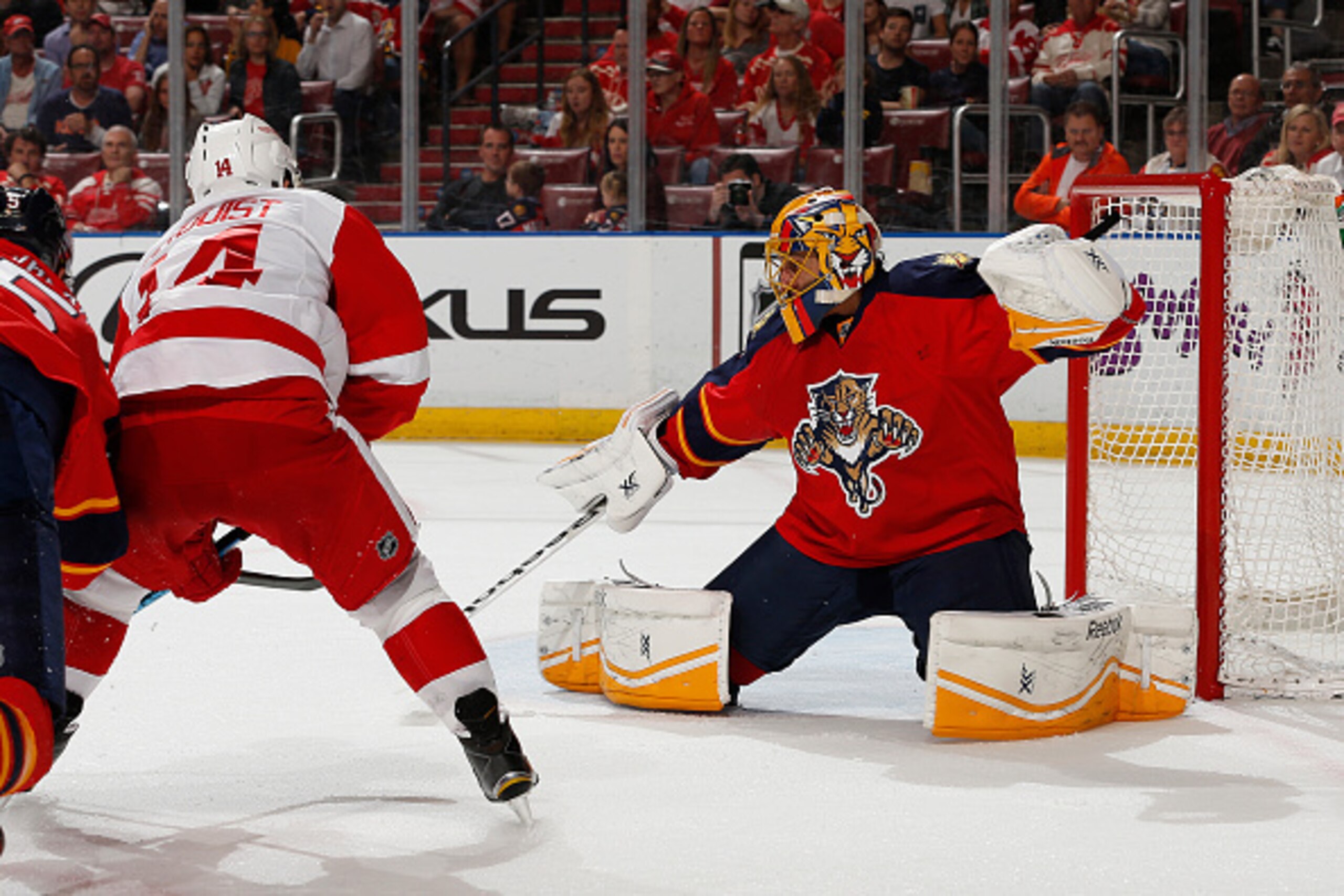 SUNRISE, FL - MARCH 19: Goaltender Roberto Luongo #1 of the Florida Panthers defends the net against the Detroit Red Wings during first period action at the BB&T Center on March 19, 2015 in Sunrise, Florida. (Photo by Joel Auerbach/Getty Images)