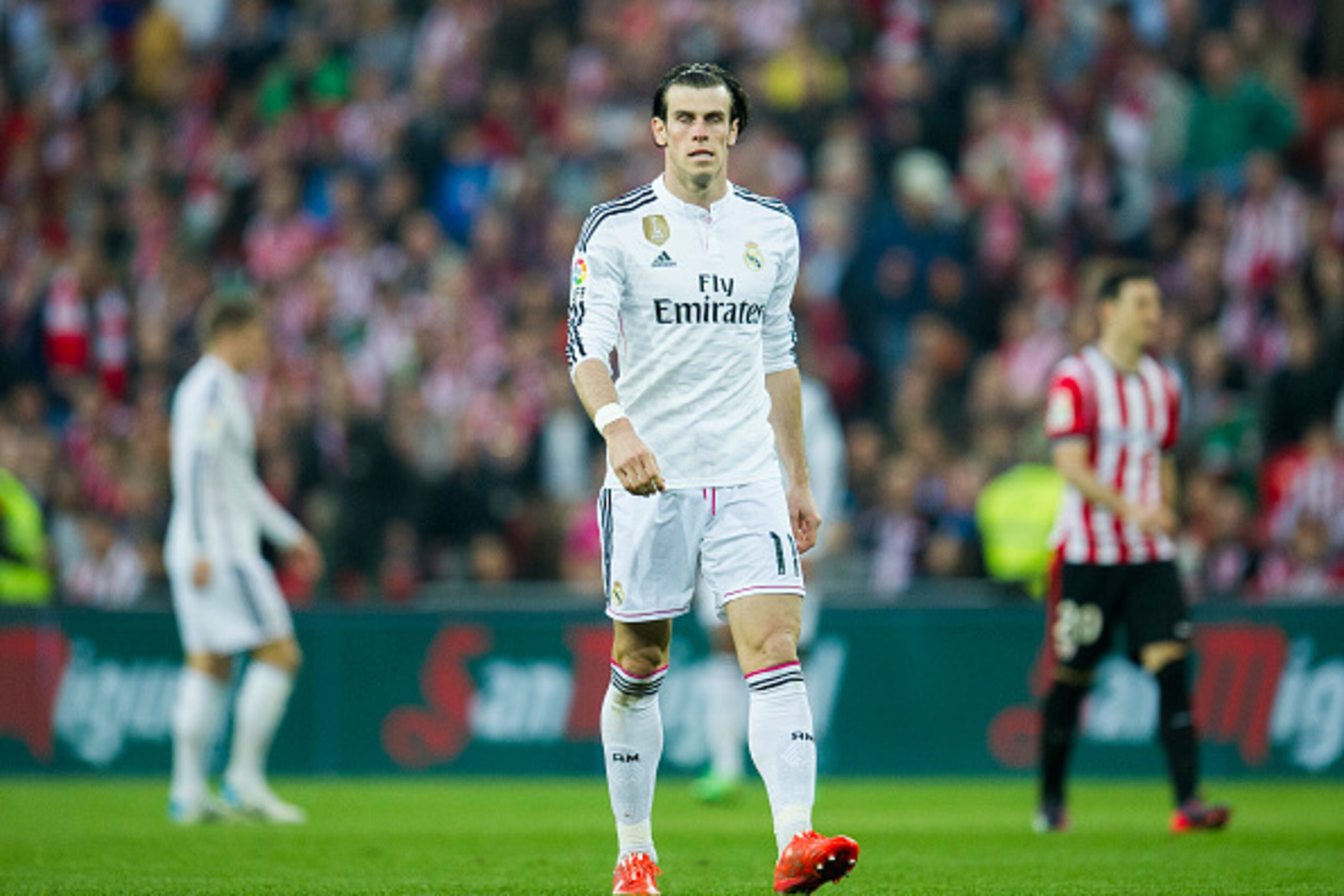 BILBAO, SPAIN - MARCH 07: Gareth Bale of Real Madrid reacts during the La Liga match between Athletic Club Bilbao and Real Madrid CF at San Mames Stadium onÊMarch 7, 2015 in Bilbao, Spain.  (Photo by Juan Manuel Serrano Arce/Getty Images)
