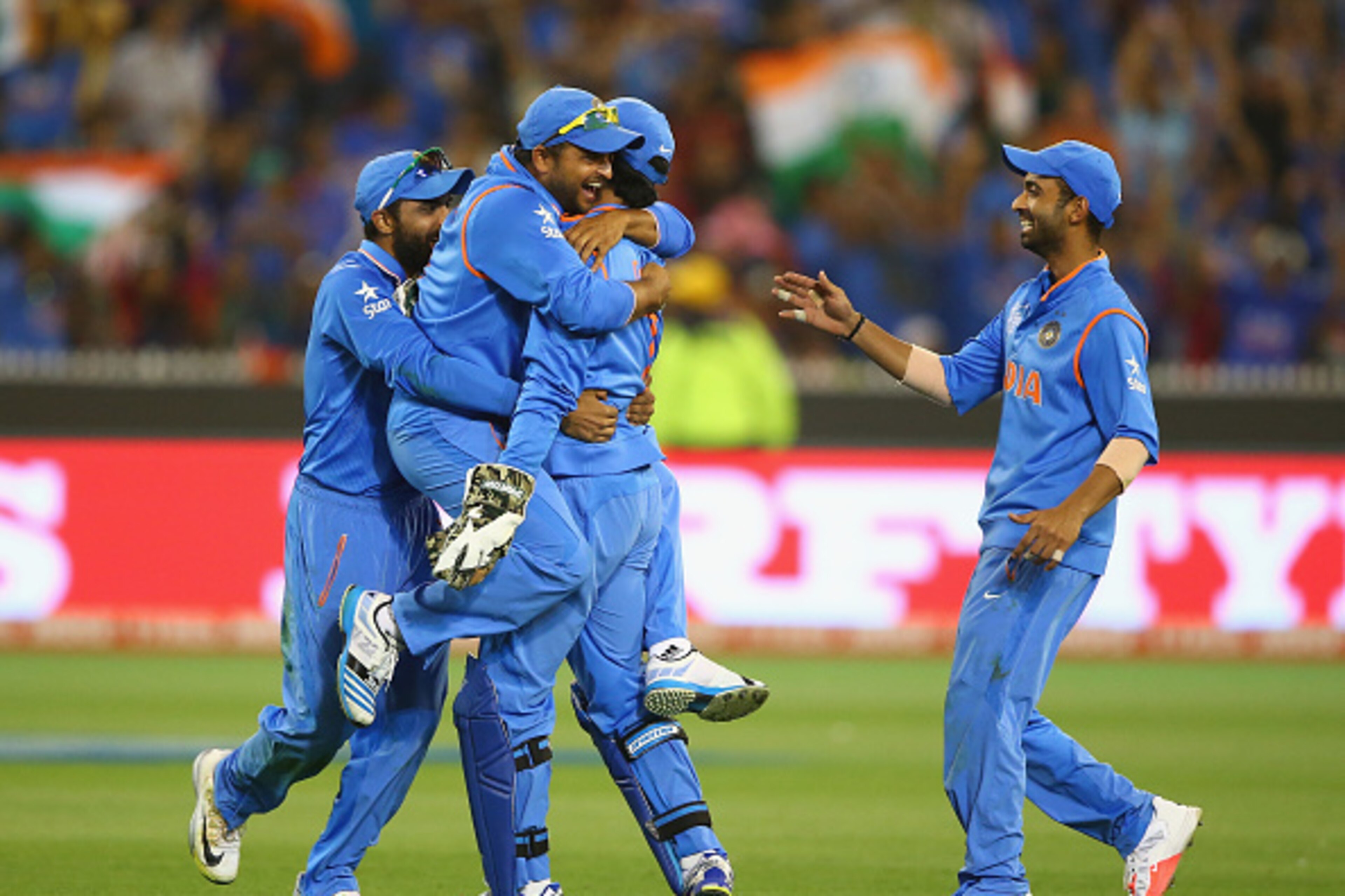 MELBOURNE, AUSTRALIA - MARCH 19: MS Dhoni and Suresh Raina of India celebrate taking the wicket of Soumya Sarkar of Bangladesh during the 2015 ICC Cricket World Cup match between India and Bangldesh at Melbourne Cricket Ground on March 19, 2015 in Melbou MELBOURNE, AUSTRALIA - MARCH 19: MS Dhoni and Suresh Raina of India celebrate taking the wicket of Soumya Sarkar of Bangladesh during the 2015 ICC Cricket World Cup match between India and Bangldesh at Melbourne Cricket Ground on March 19, 2015 in Melbou