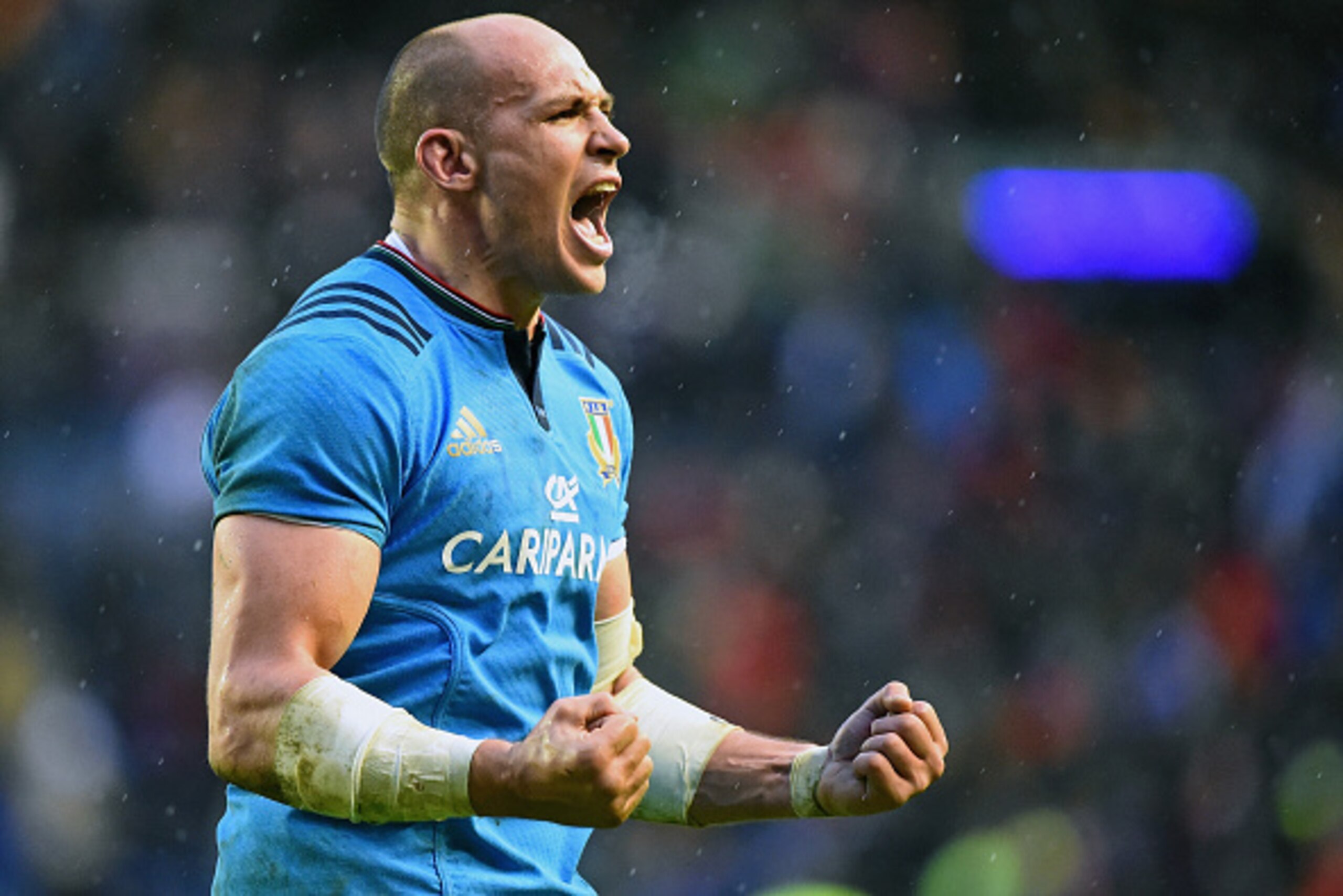 EDINBURGH, SCOTLAND - FEBRUARY 28:  Sergio Parisse of Italy celebtates after beating Scotland during the RBS Six Nations match between Scotland and Italy at Murrayfield stadium on February 28, 2015 in Edinburgh, Scotland.  (Photo by Jeff J Mitchell/Getty 