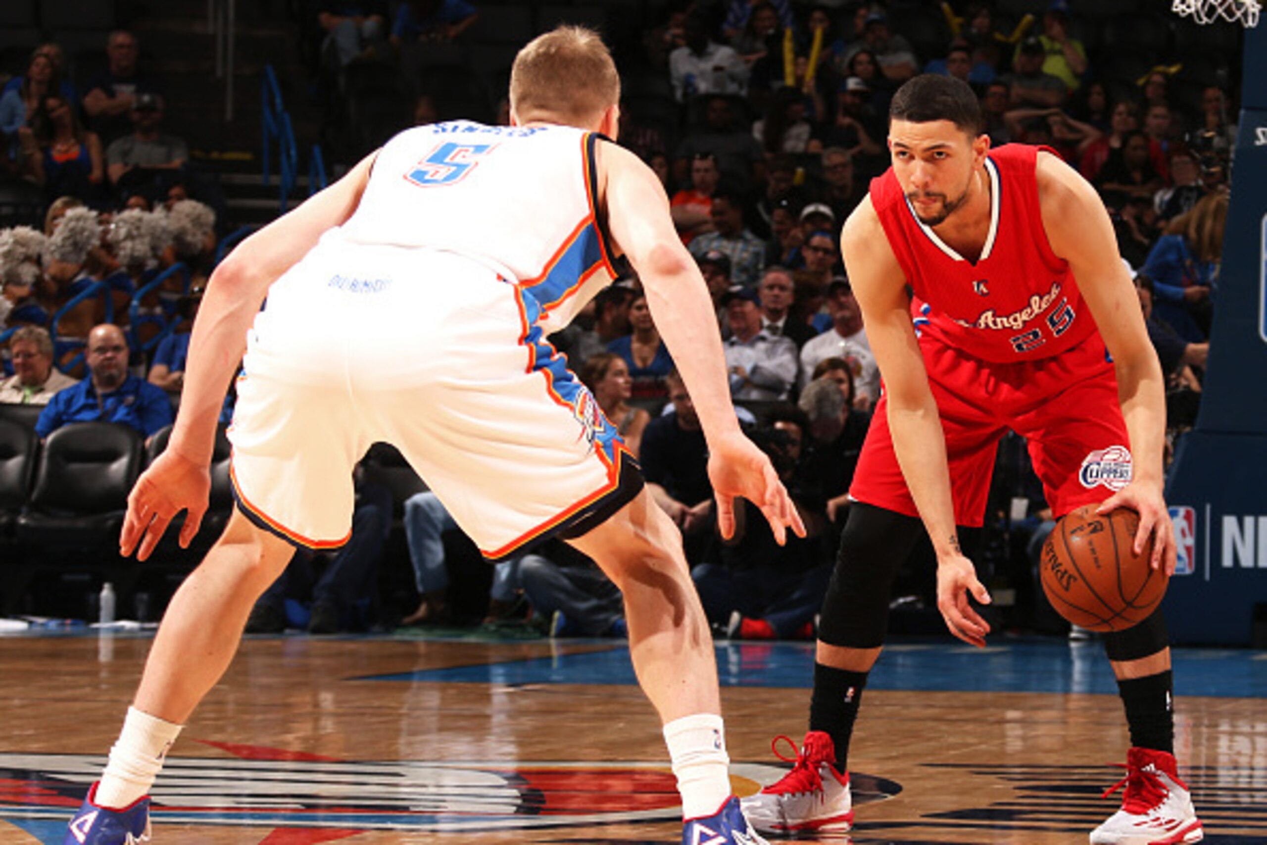 OKLAHOMA CITY, OK - MARCH 11: Austin Rivers #25 of the Los Angeles Clippers handles the ball against the Oklahoma City Thunder on March 11, 2015 at the Chesapeake Energy Arena in Oklahoma City, Oklahoma. NOTE TO USER: User expressly acknowledges and agree