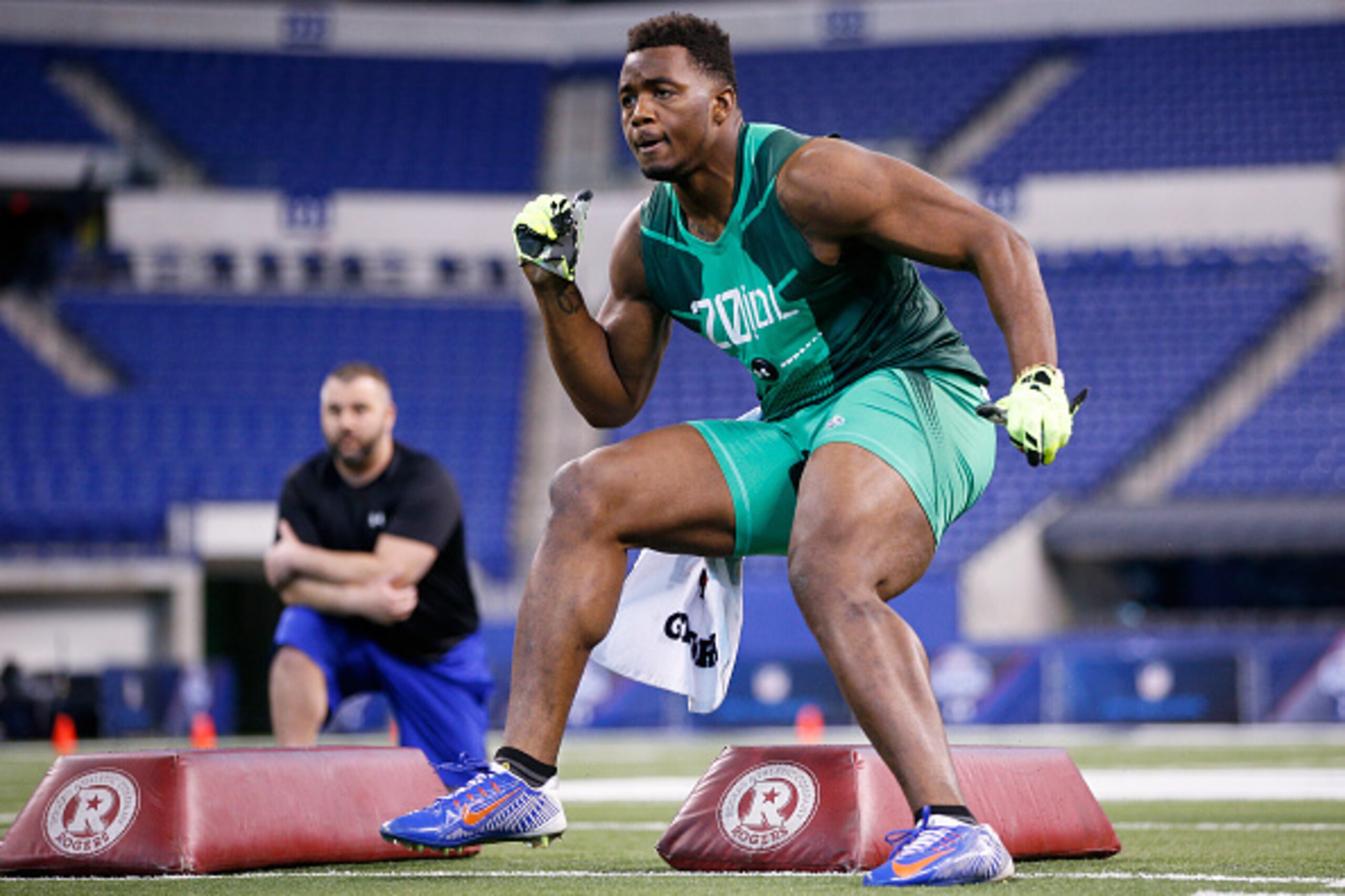 INDIANAPOLIS, IN - FEBRUARY 22: Defensive lineman Dante Fowler of Florida competes during the 2015 NFL Scouting Combine at Lucas Oil Stadium on February 22, 2015 in Indianapolis, Indiana. (Photo by Joe Robbins/Getty Images)