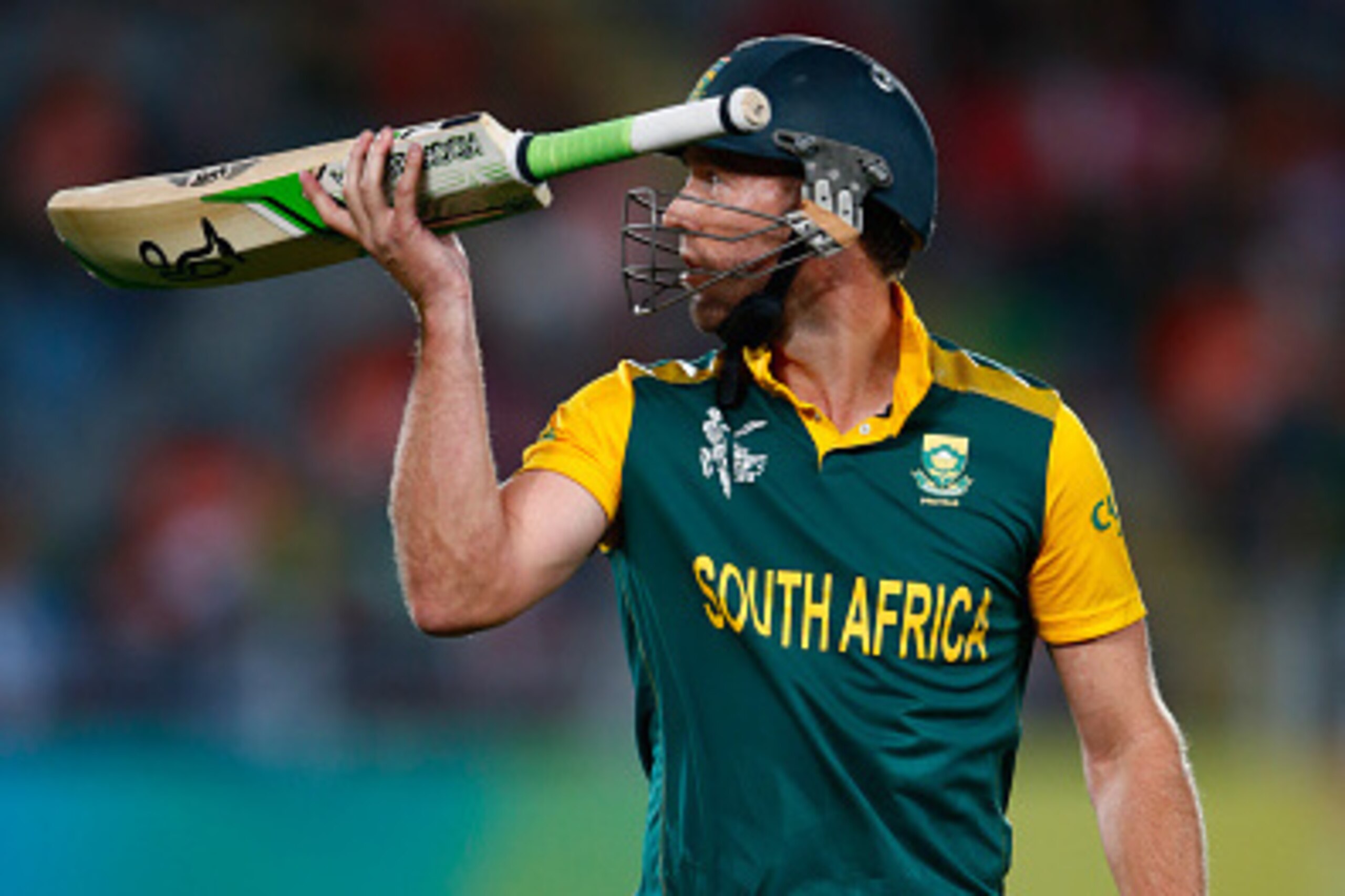 AUCKLAND, NEW ZEALAND - MARCH 07:  AB de Villiers of South Africa leaves the field during the 2015 ICC Cricket World Cup match between South Africa and Pakistan at Eden Park on March 7, 2015 in Auckland, New Zealand.  (Photo by Phil Walter/Getty Images)