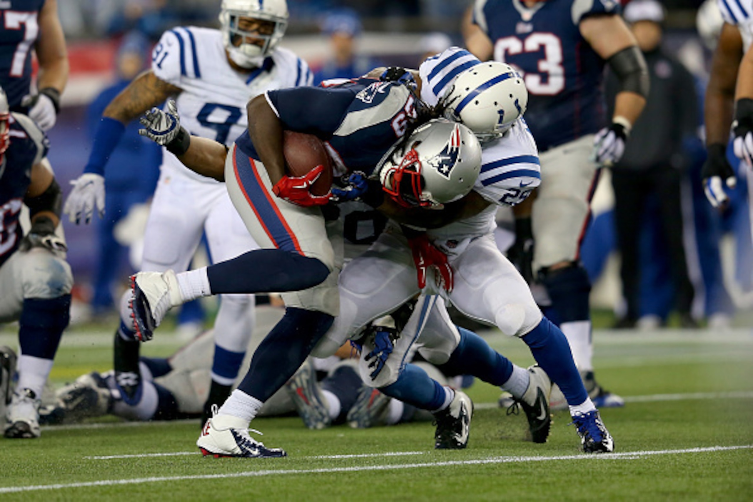 FOXBORO, MA - JANUARY 18:  LeGarrette Blount #29 of the New England Patriots runs with the ball in the first half against the Indianapolis Colts of the 2015 AFC Championship Game at Gillette Stadium on January 18, 2015 in Foxboro, Massachusetts.  (Photo b