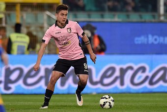 PALERMO, ITALY - MARCH 14:  Paulo Dybala of Palermo in action during the Serie A match between US Citta di Palermo and Juventus FC  at Stadio Renzo Barbera on March 14, 2015 in Palermo, Italy.  (Photo by Tullio M. Puglia/Getty Images)