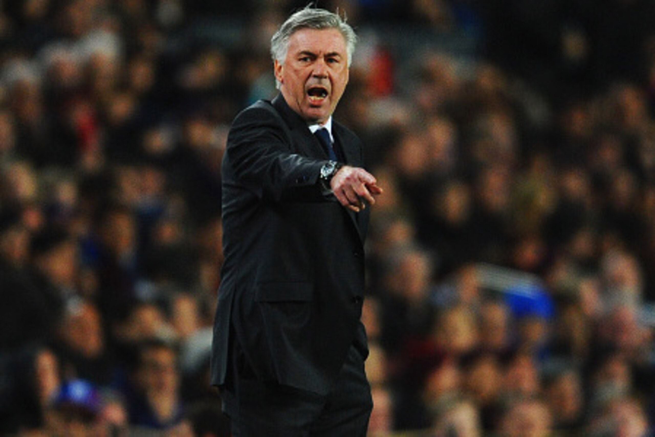 BARCELONA, SPAIN - MARCH 22:  Carlo Ancelotti head coach of Real Madrid CF shouts during the La Liga match between FC Barcelona and Real Madrid CF at Camp Nou on March 22, 2015 in Barcelona, Spain.  (Photo by David Ramos/Getty Images)