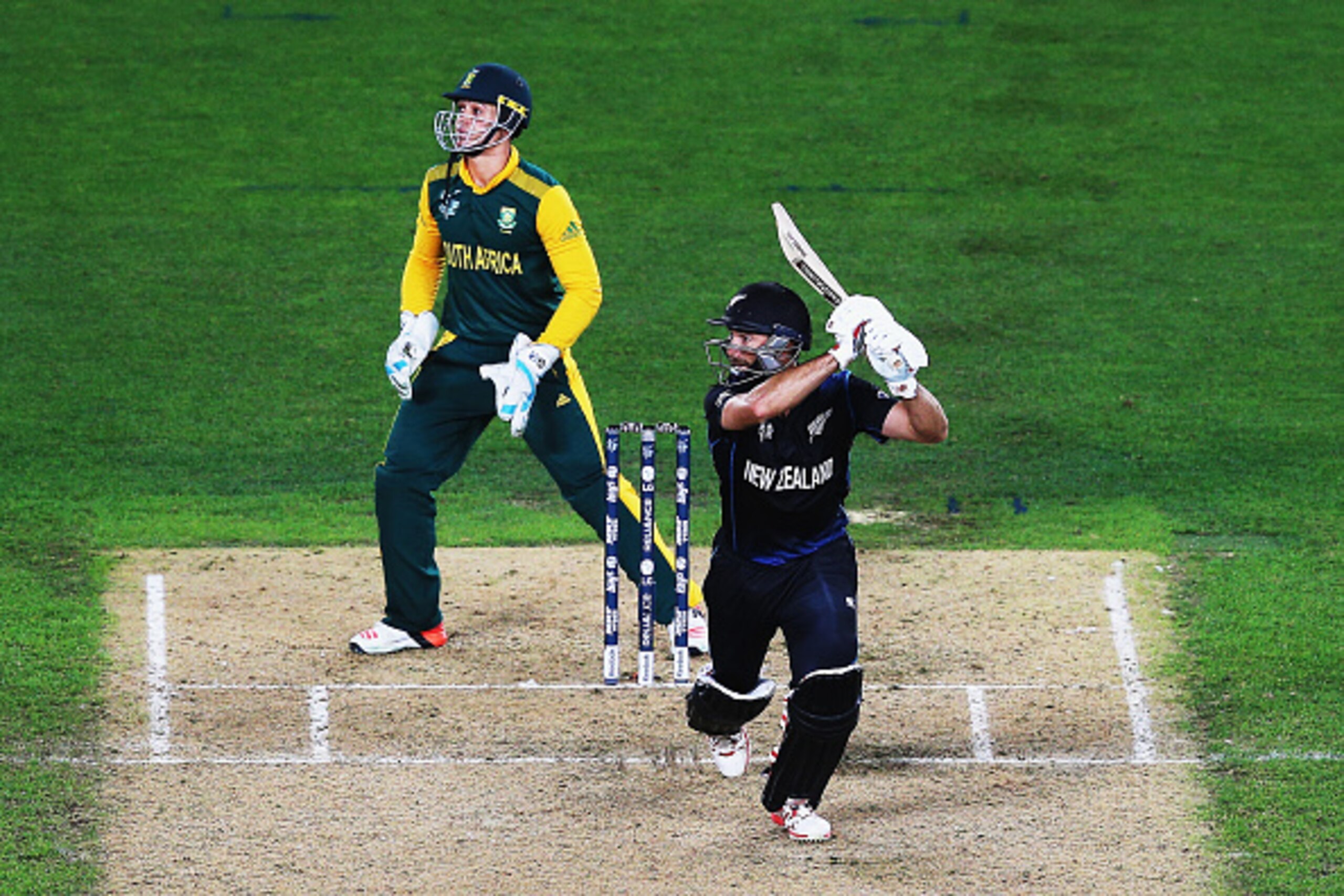 AUCKLAND, NEW ZEALAND - MARCH 24:  Grant Elliott of New Zealand pulls the ball away for four runs during the 2015 Cricket World Cup Semi Final match between New Zealand and South Africa at Eden Park on March 24, 2015 in Auckland, New Zealand.  (Photo by H