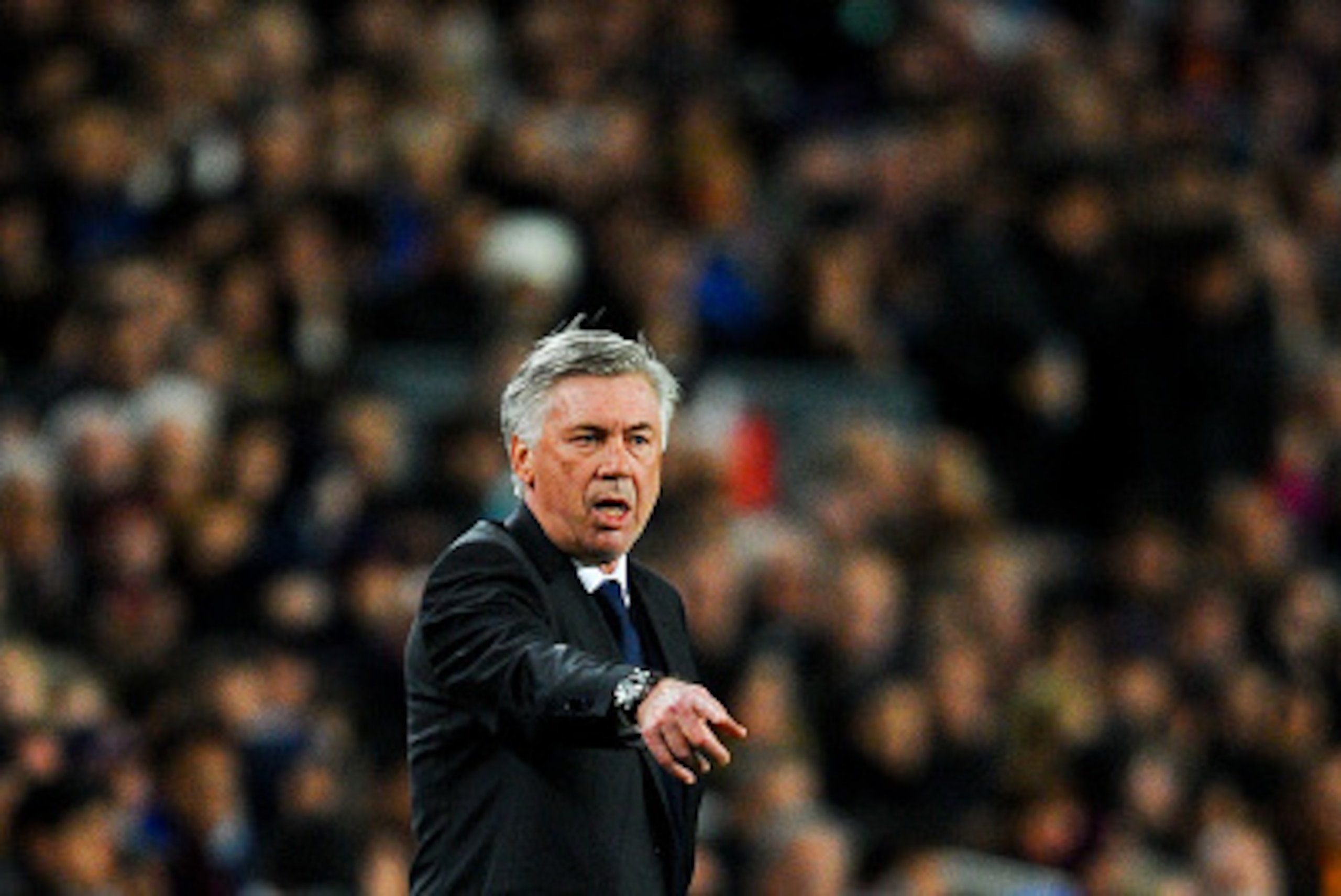 BARCELONA, SPAIN - MARCH 22: Head Coach Carlo Ancelotti of Real Madrid CF directs his players during the La Liga match Between FC Barcelona and Real Madrid CF at Camp Nou on March 22, 2015 in Barcelona, Spain.  (Photo by David Ramos/Getty Images)